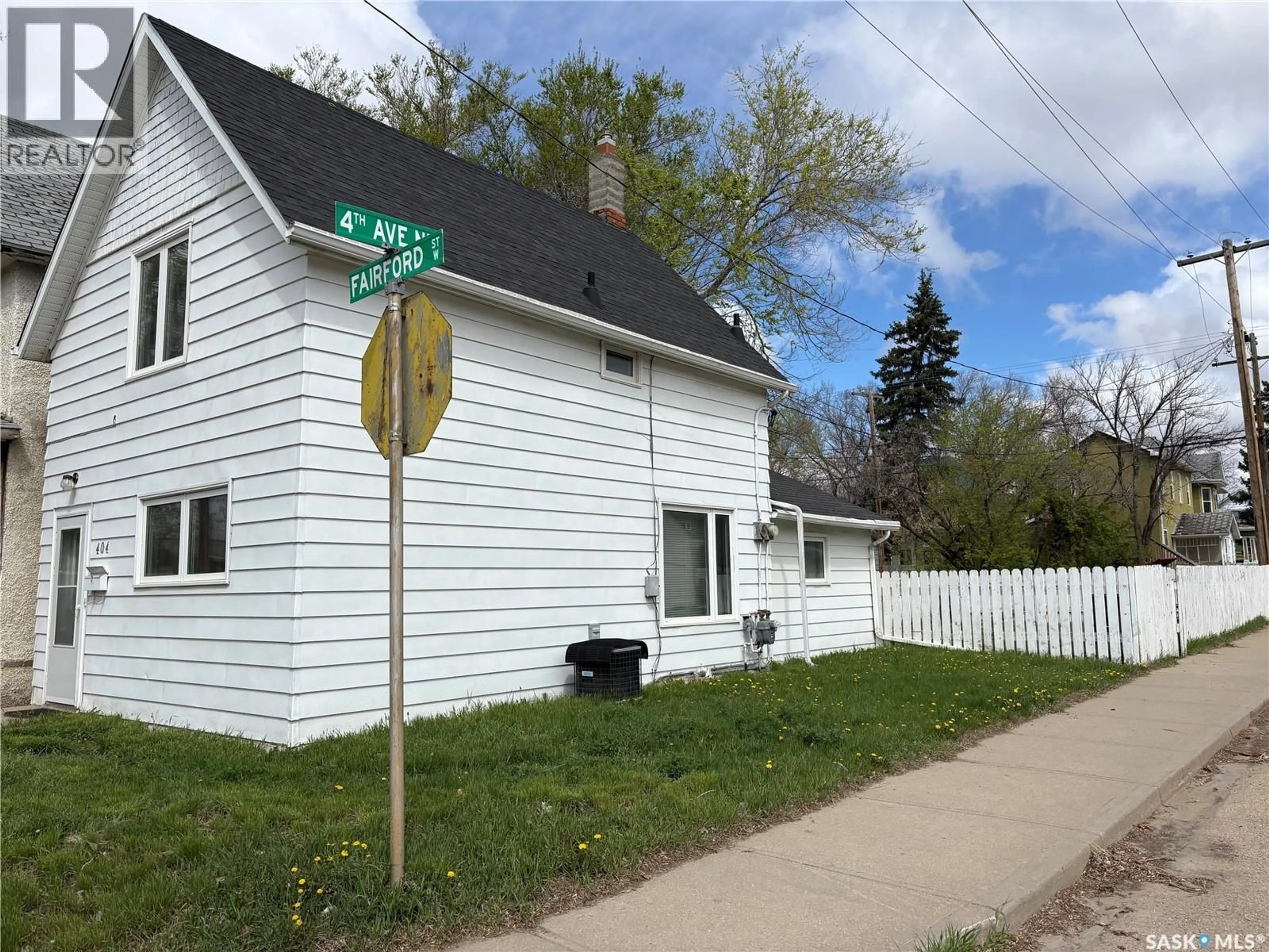 Unknown for 404 FAIRFORD STREET, Moose Jaw Saskatchewan S6H1W2