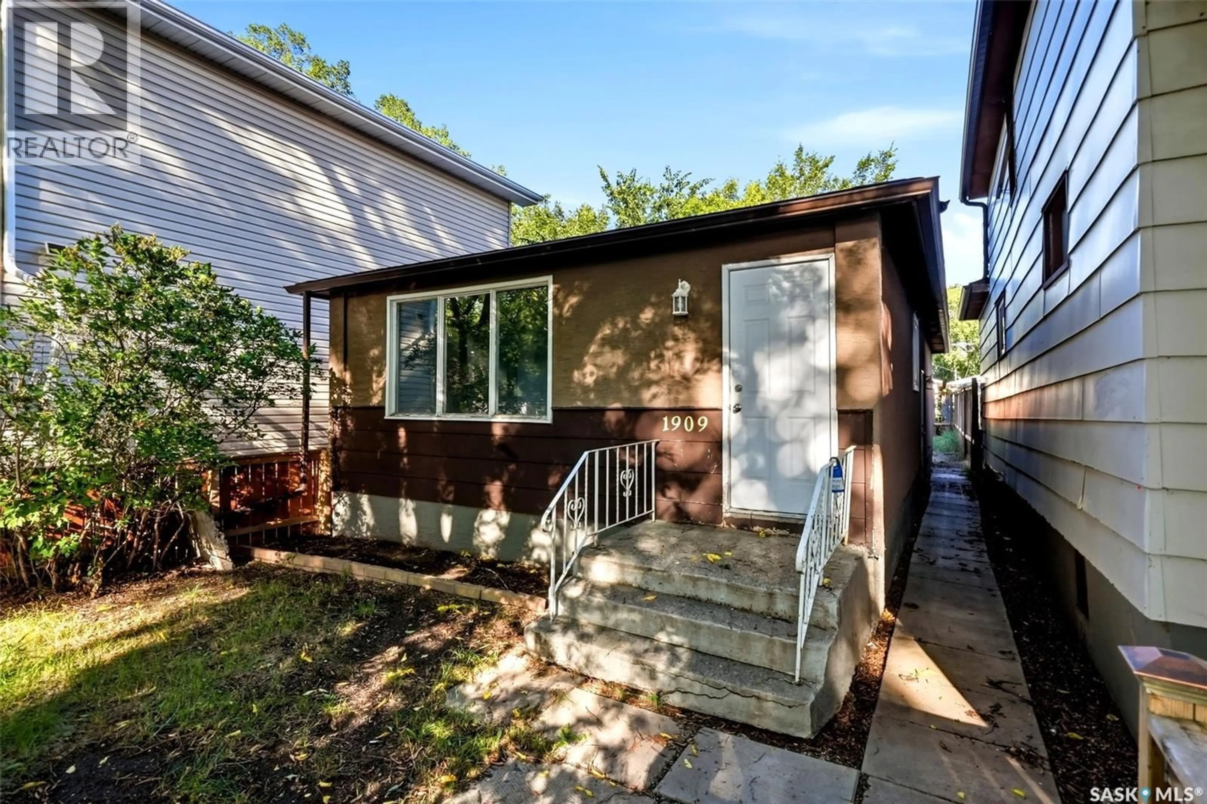 Unknown for 1909 MONTREAL STREET, Regina Saskatchewan S4P1L4