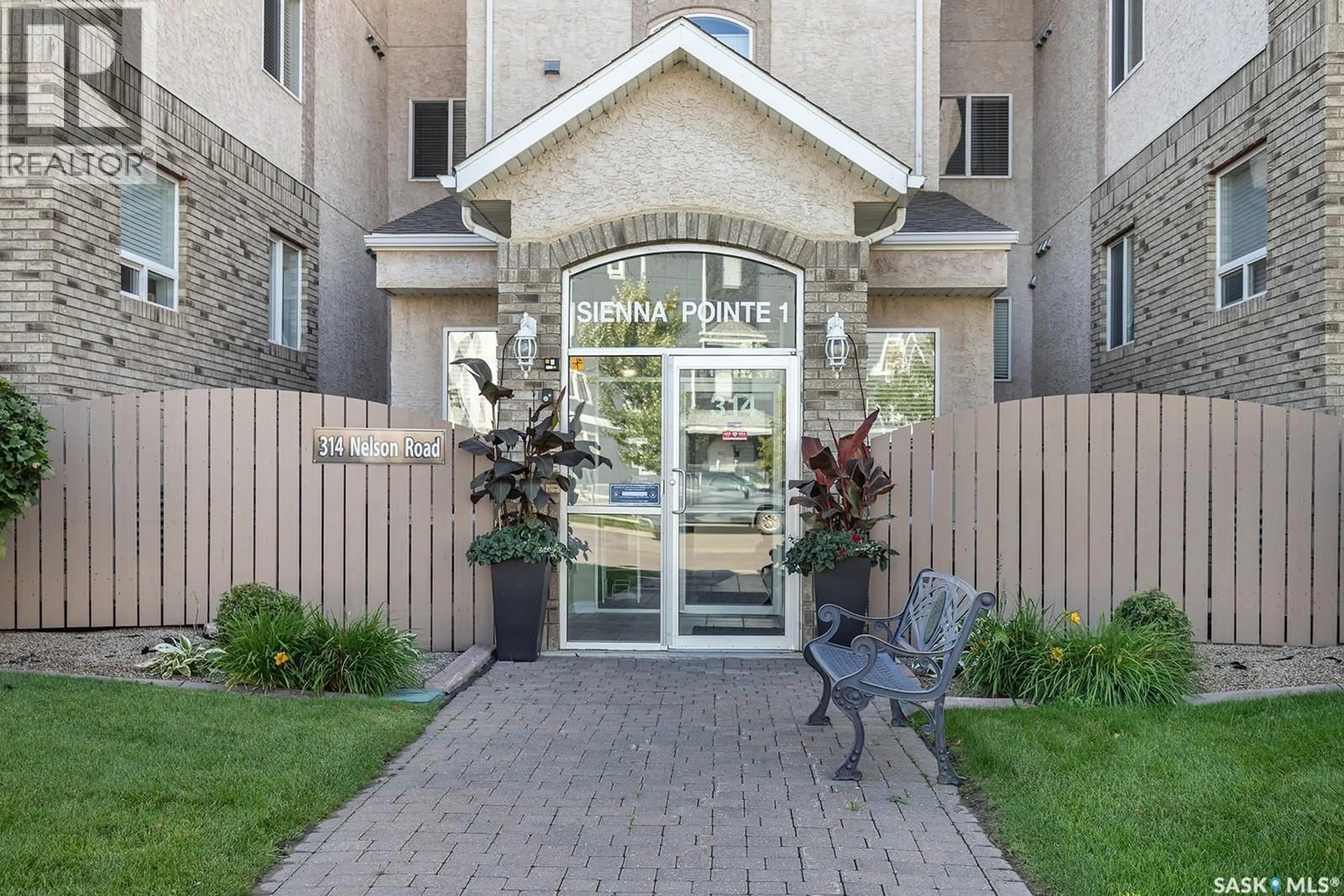 Indoor entryway for 314 - 306 NELSON ROAD, Saskatoon Saskatchewan S7S1N3