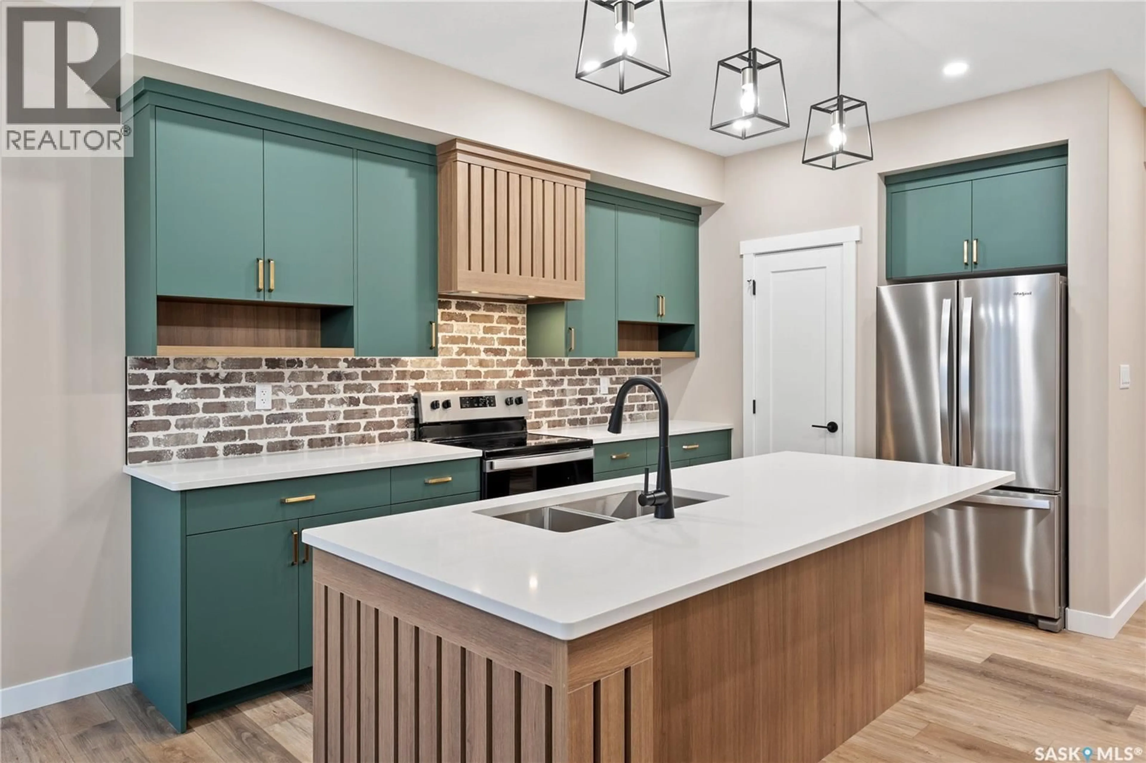 Contemporary kitchen, ceramic/tile floor for 930 YUEL BEND, Saskatoon Saskatchewan S7W1N8