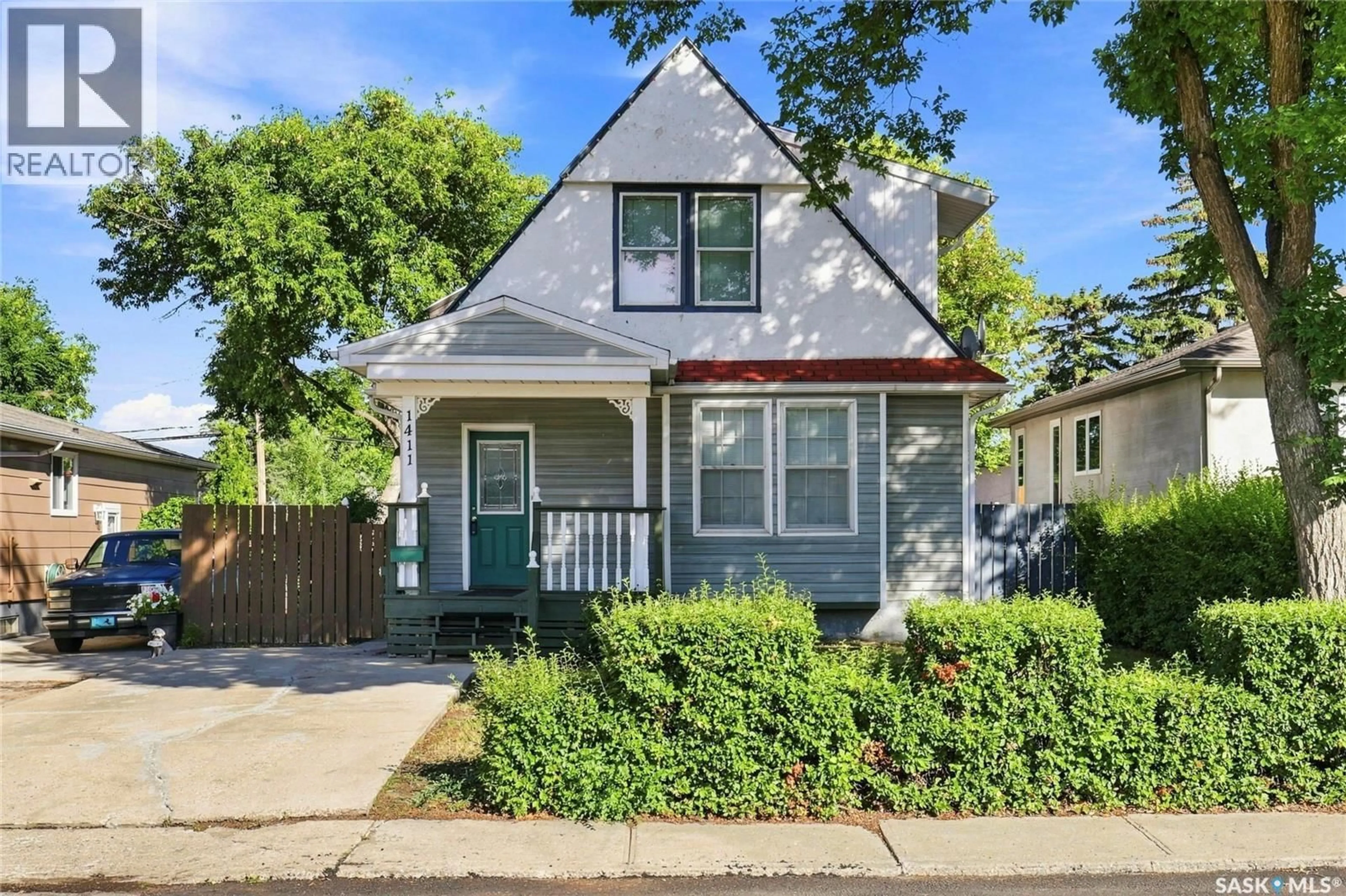 Home with vinyl exterior material, street for 1411 LACON STREET, Regina Saskatchewan S4N1Z2