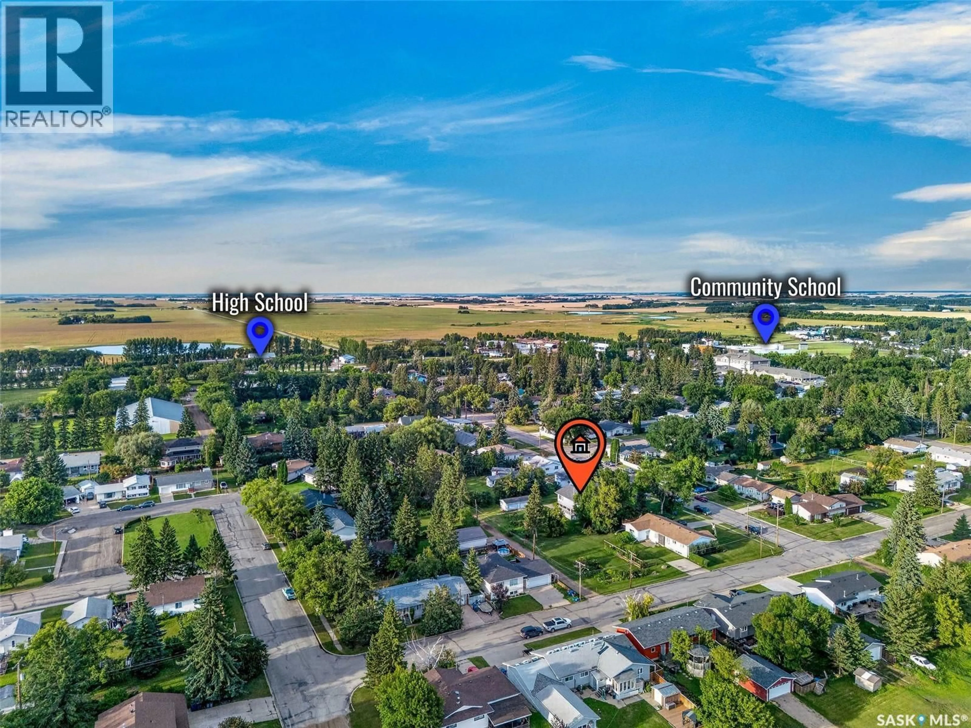 A pic from outside/outdoor area/front of a property/back of a property/a pic from drone, unknown for 720 6TH AVENUE, Rosthern Saskatchewan S0K3R0