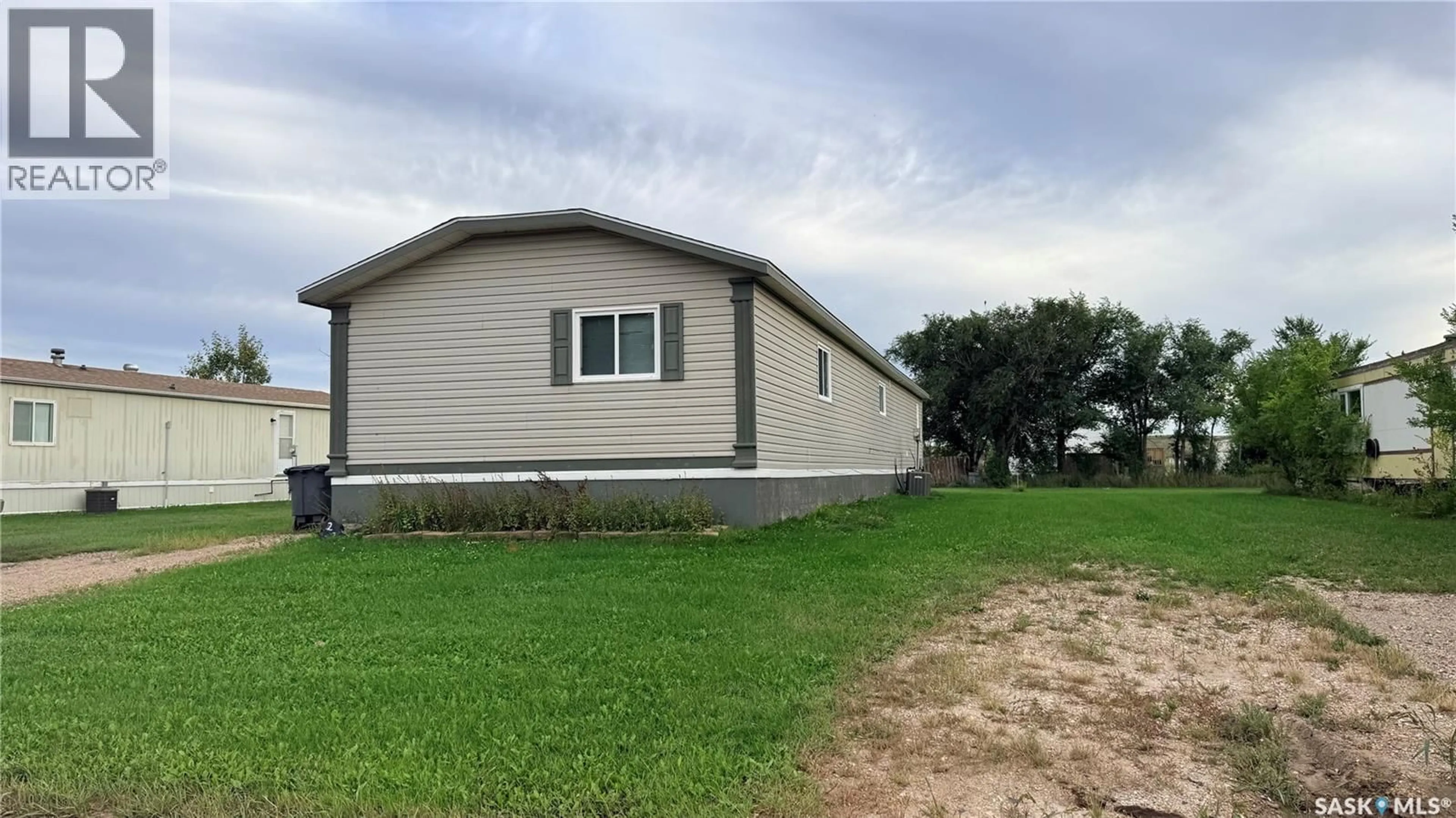 Home with vinyl exterior material, unknown for GREEN - 222 WILLOW PARK, Estevan Saskatchewan S4A2R7