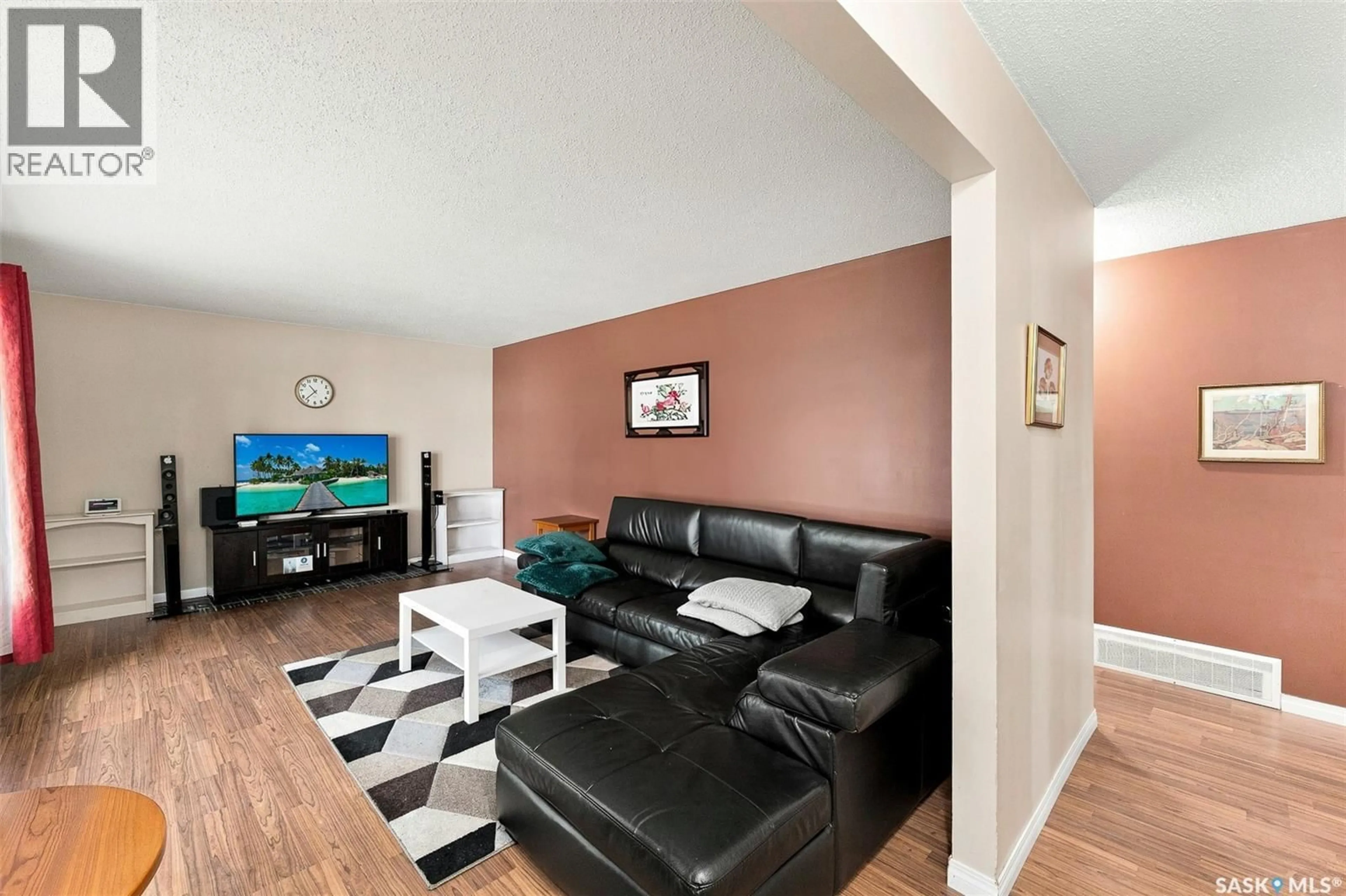 Living room with furniture, unknown for 1520 UHRICH AVENUE, Regina Saskatchewan S4S4R5