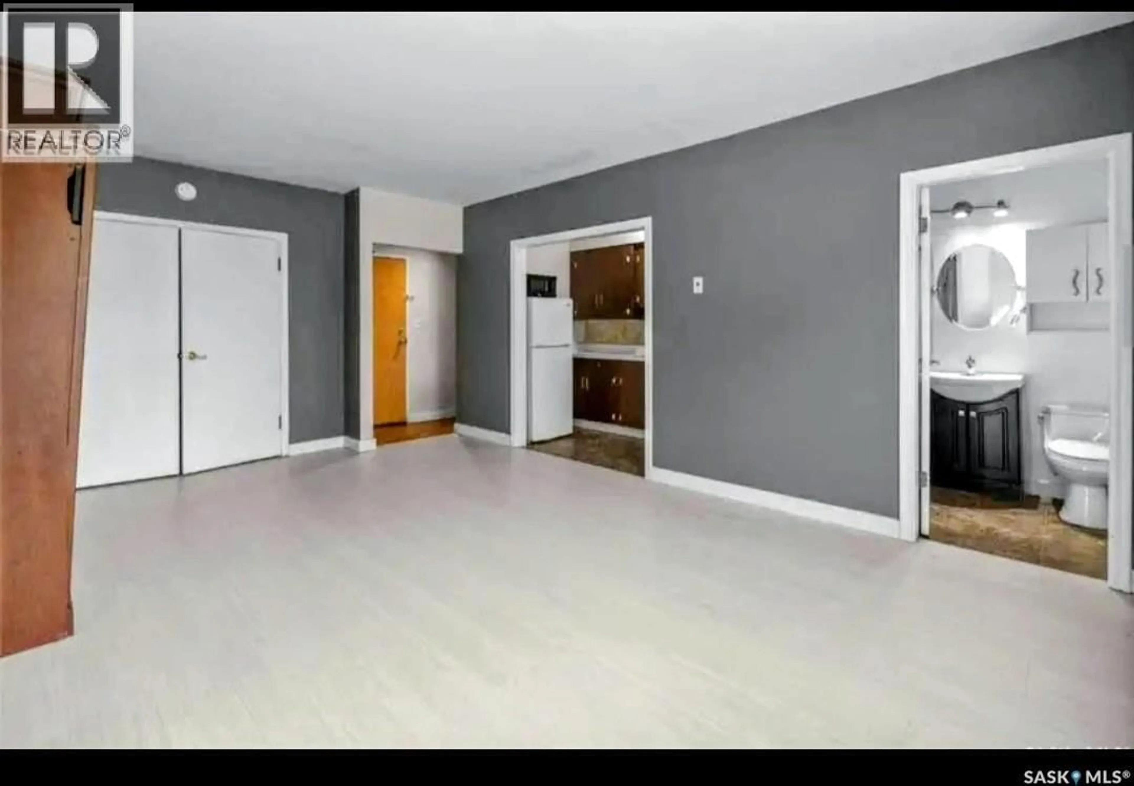 A pic of a room for 13 400 4TH AVENUE AVENUE, Saskatoon Saskatchewan S7K2M3