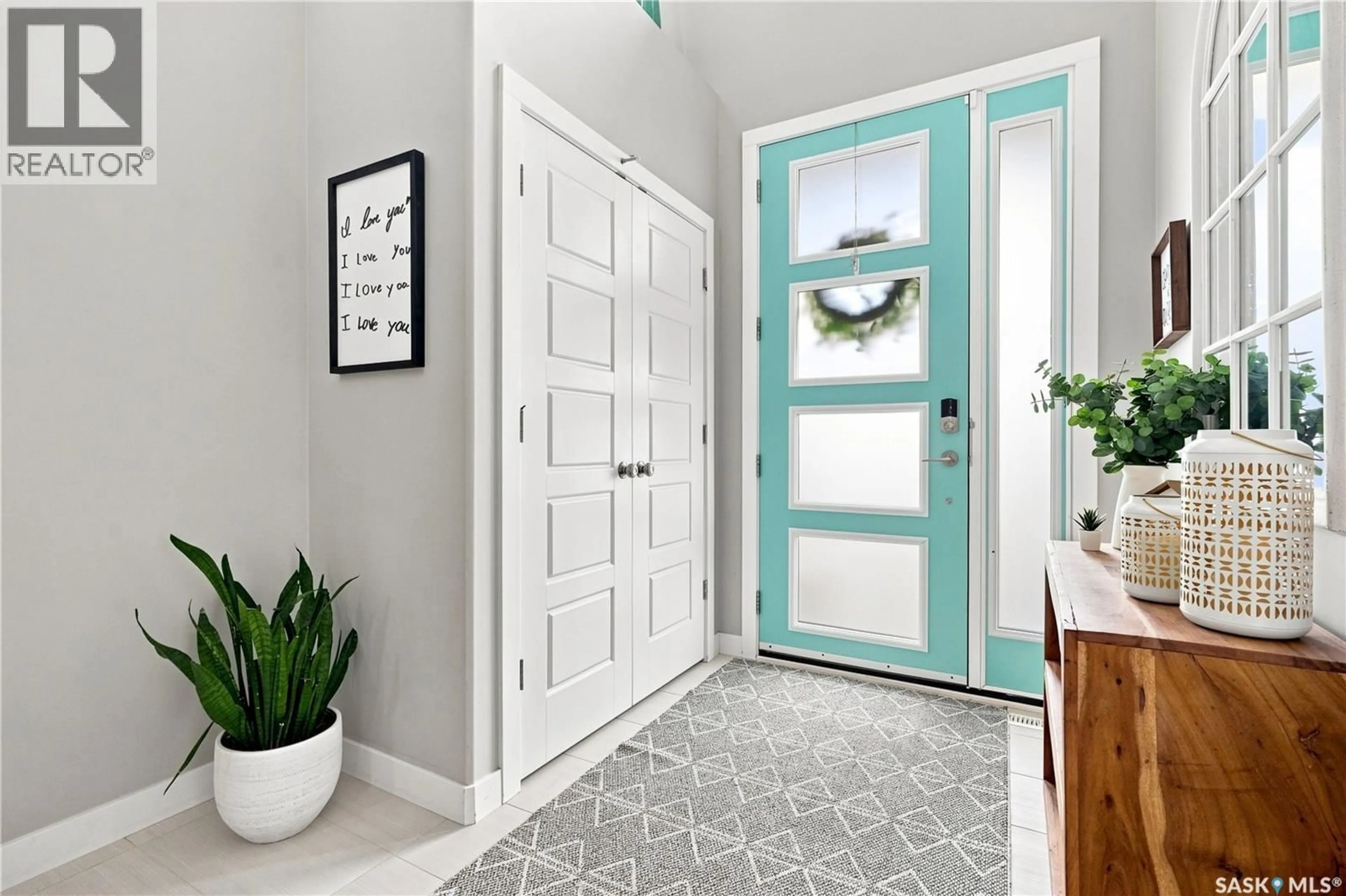 Indoor entryway for 4302 SAGE CRESCENT, Regina Saskatchewan S4V3L6