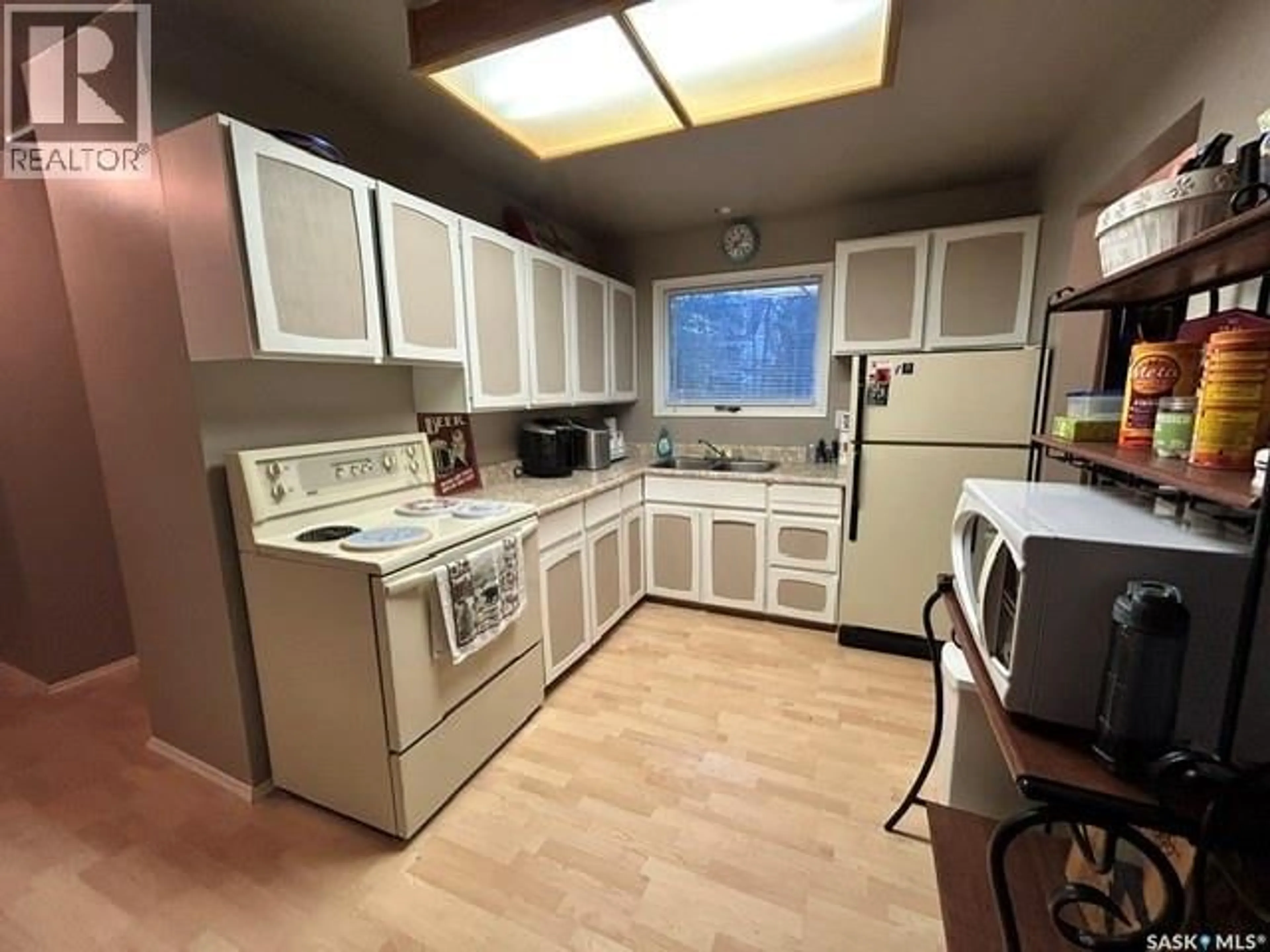 Standard kitchen, unknown for 12 SPRUCE AVENUE, Candle Lake Saskatchewan S0J3E0