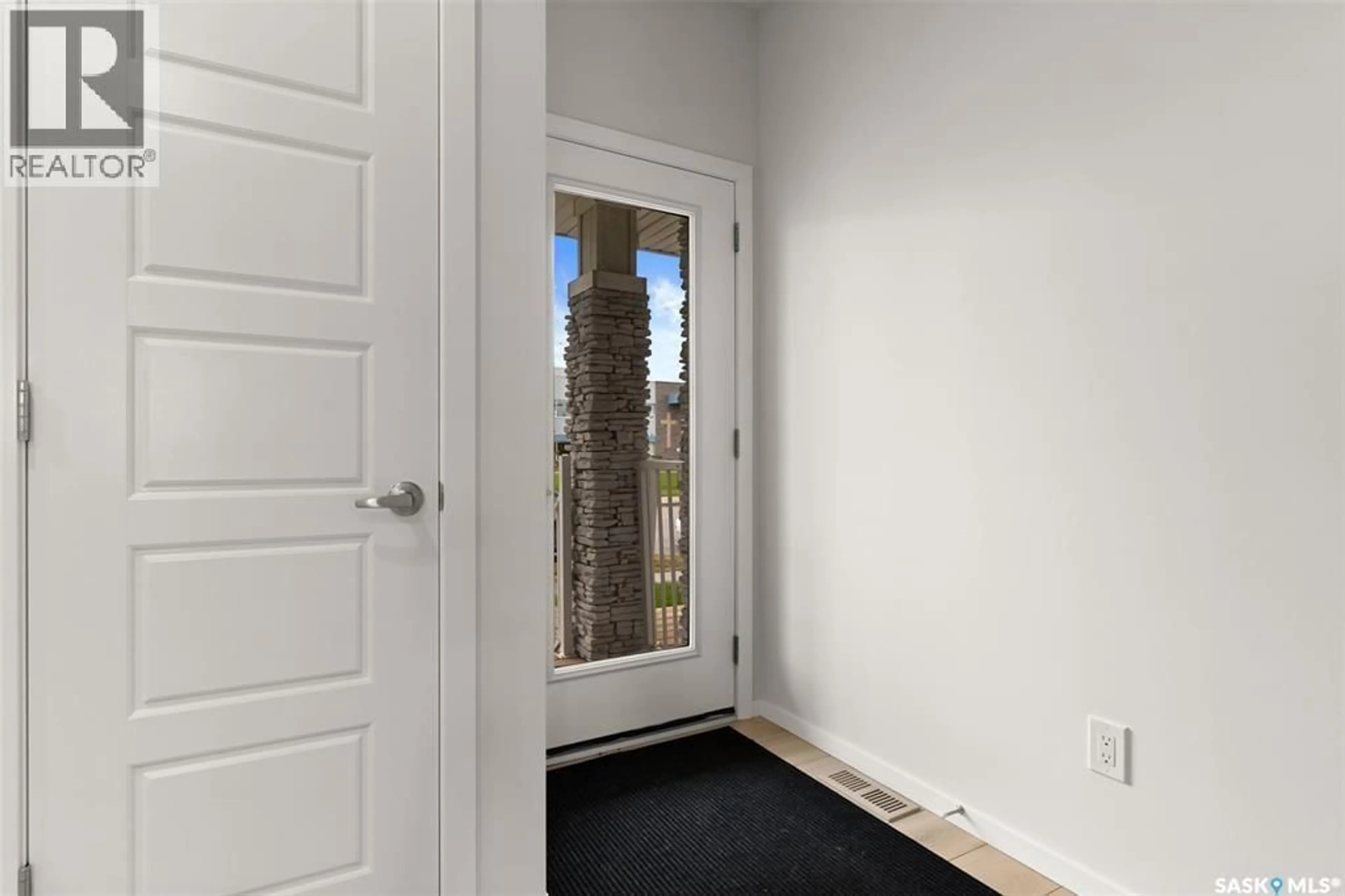 Indoor entryway for 7636 MAPLEFORD BOULEVARD, Regina Saskatchewan S0G5K0
