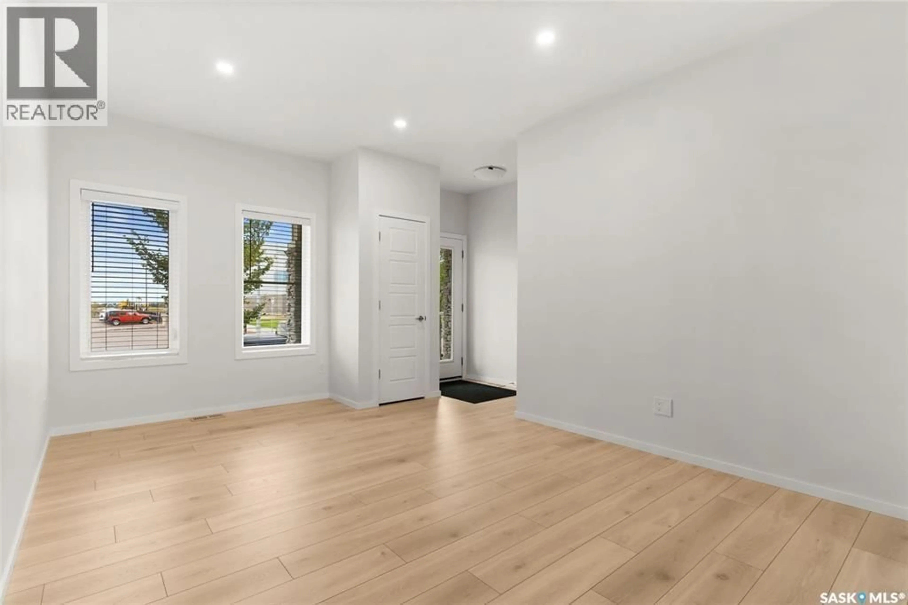Indoor entryway for 7636 MAPLEFORD BOULEVARD, Regina Saskatchewan S0G5K0