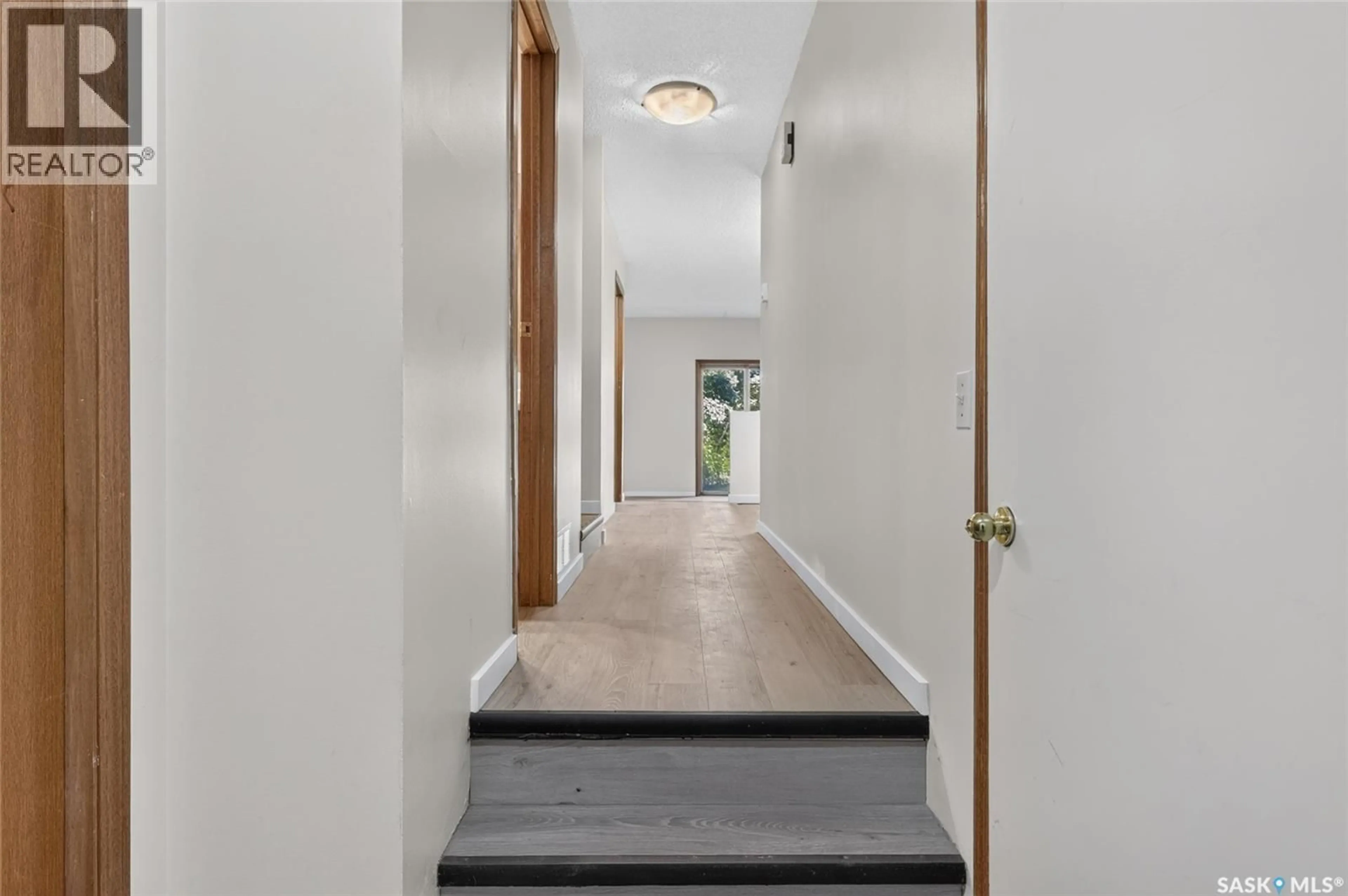 Indoor entryway for 223-225 WAKABAYASHI WAY, Saskatoon Saskatchewan S7K7M4