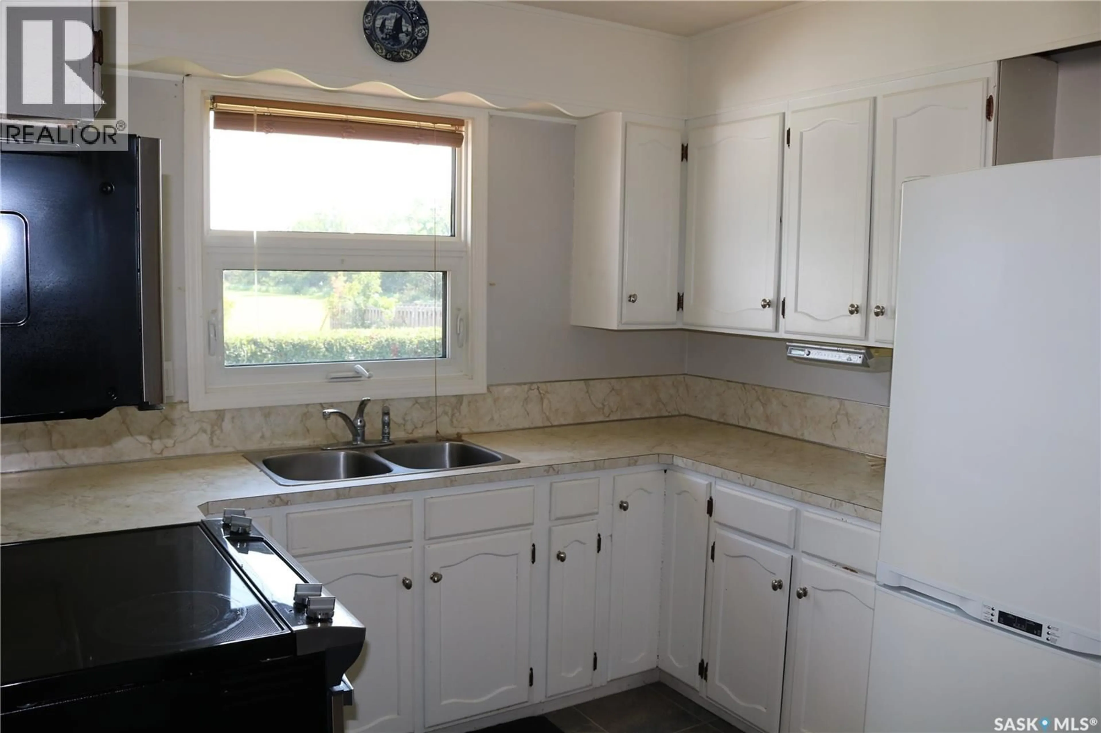 Standard kitchen, unknown for 156 SYLVITE CRESCENT, Allan Saskatchewan S0K0C0