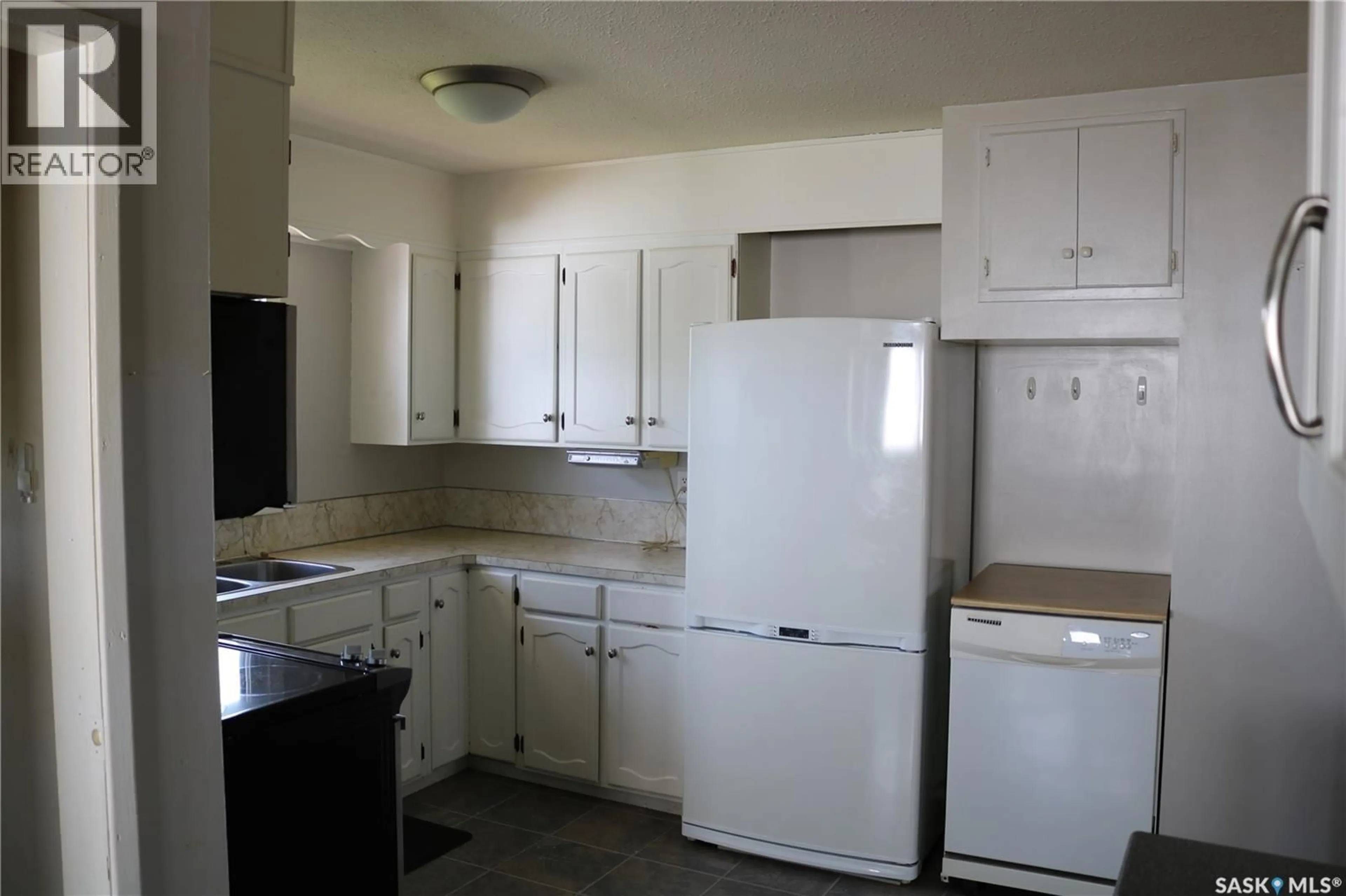 Standard kitchen, unknown for 156 SYLVITE CRESCENT, Allan Saskatchewan S0K0C0