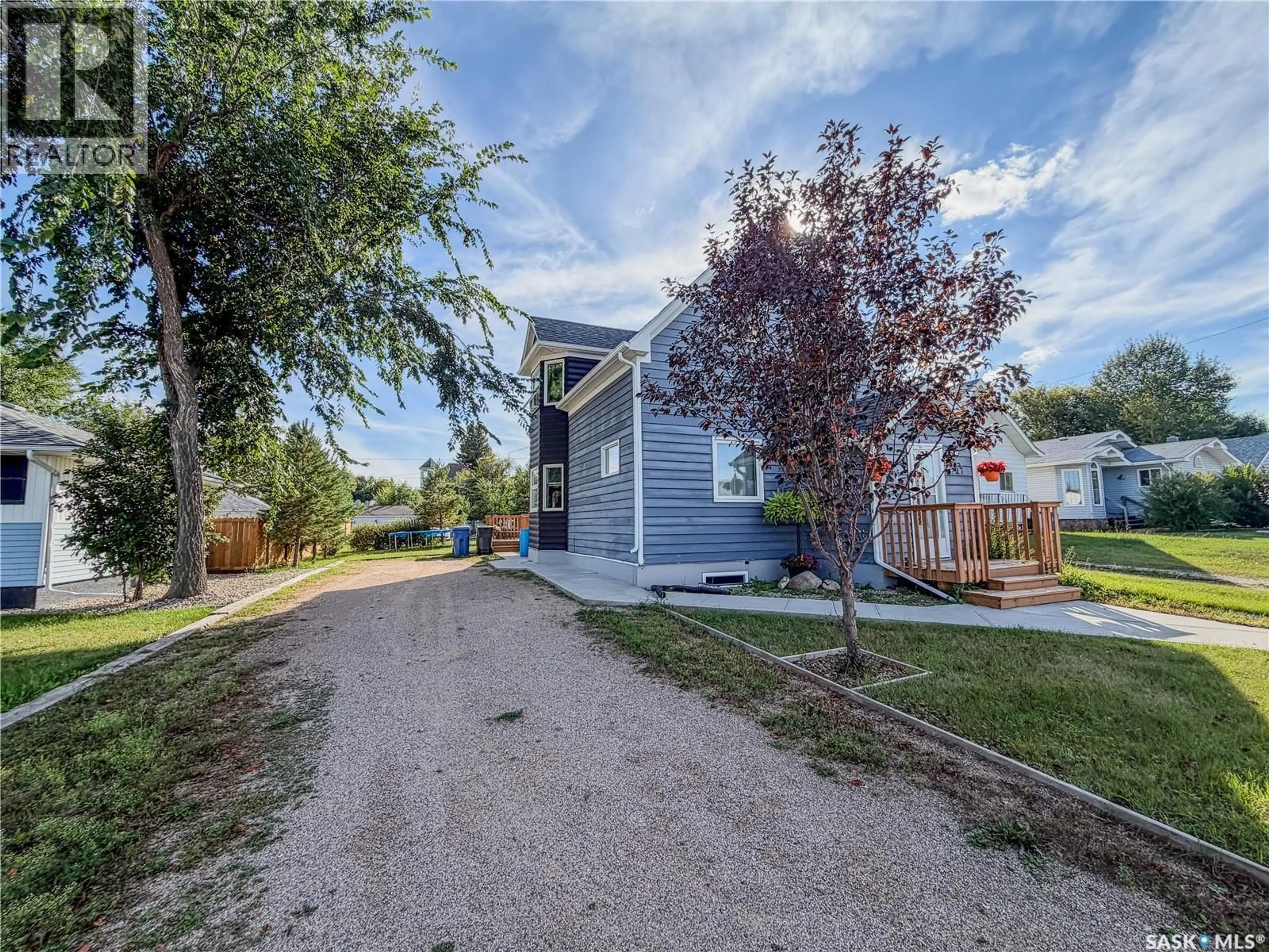 A pic from outside/outdoor area/front of a property/back of a property/a pic from drone, street for 127 10TH AVENUE, Melville Saskatchewan S0A2P0