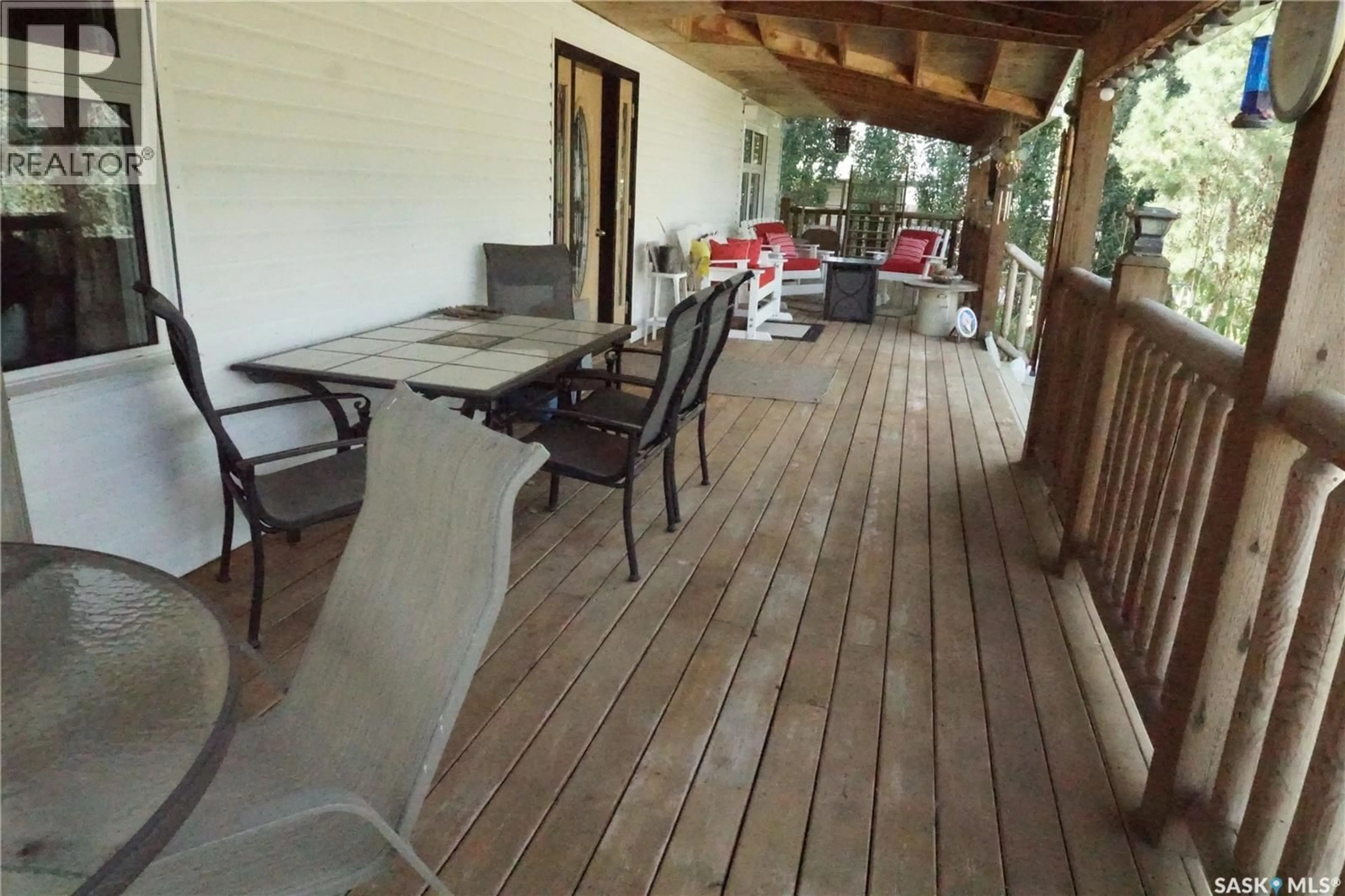 Patio, unknown for 406 2ND AVENUE, Riverhurst Saskatchewan S0H3P0