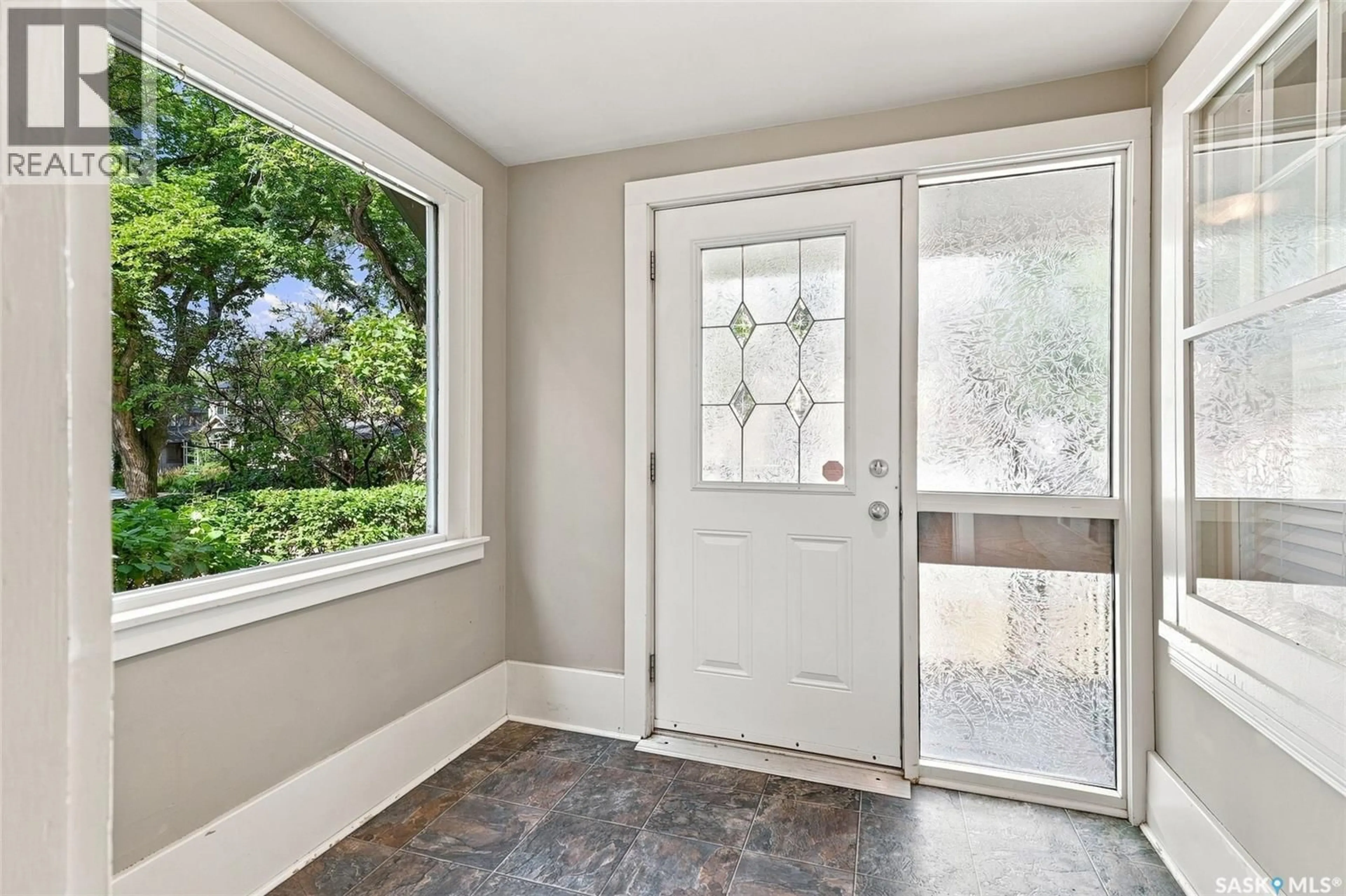 Indoor entryway for 234 10TH STREET, Saskatoon Saskatchewan S7N0C5