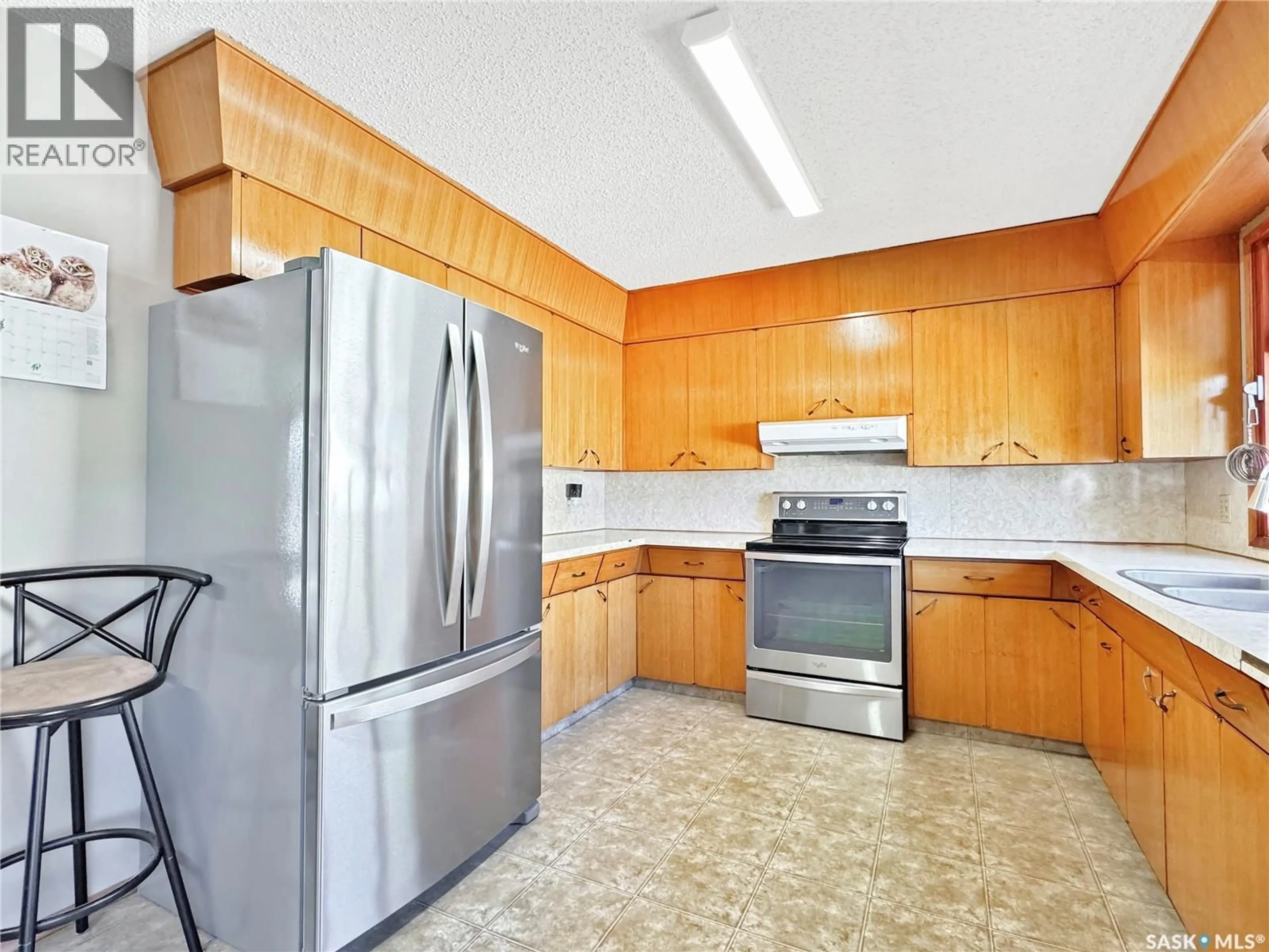 Standard kitchen, unknown for 316 2 STREET E, Wilkie Saskatchewan S0K4W0