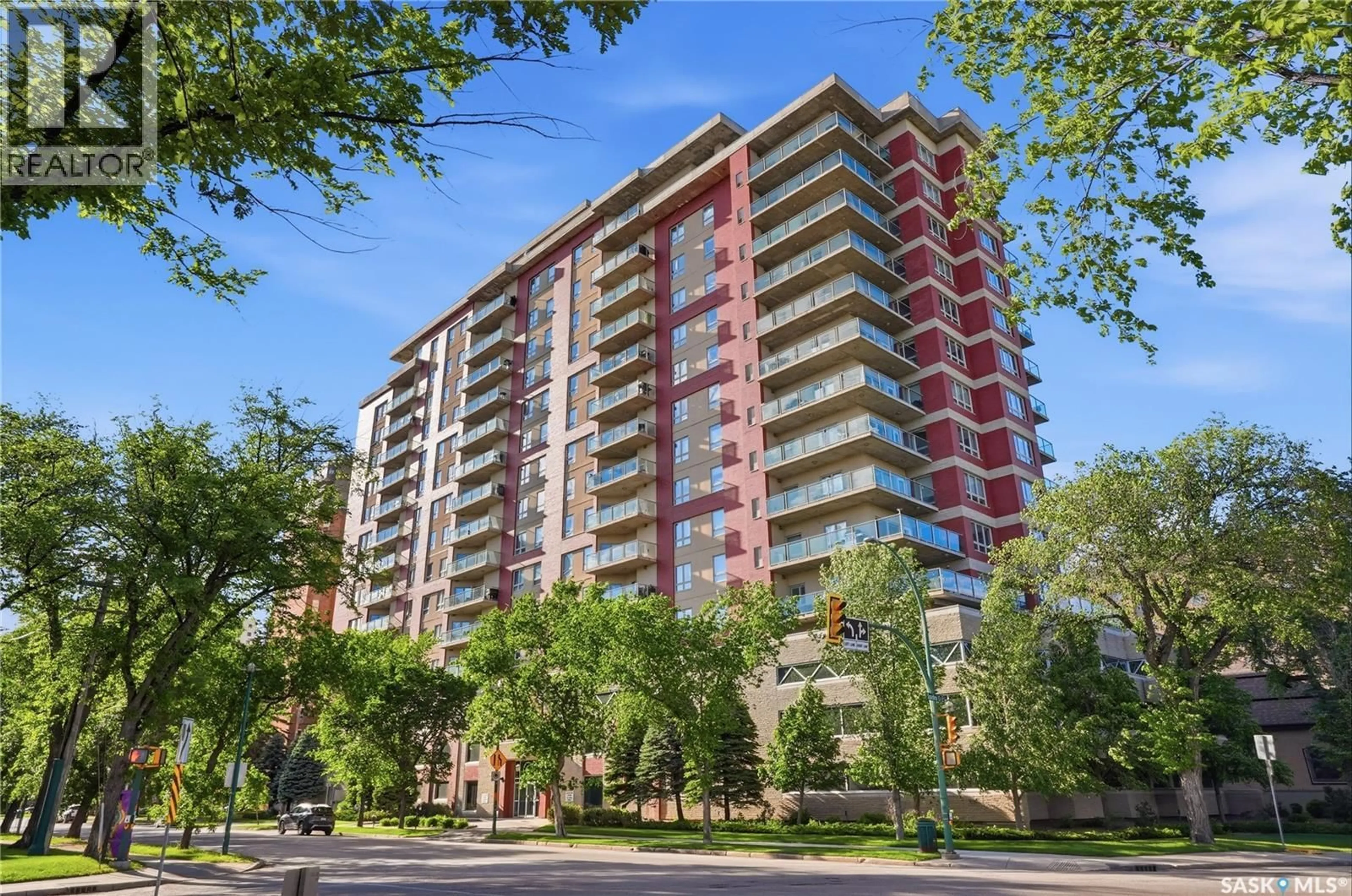 Patio, building for 902 - 1403 SPADINA CRESCENT, Saskatoon Saskatchewan S7K0G8