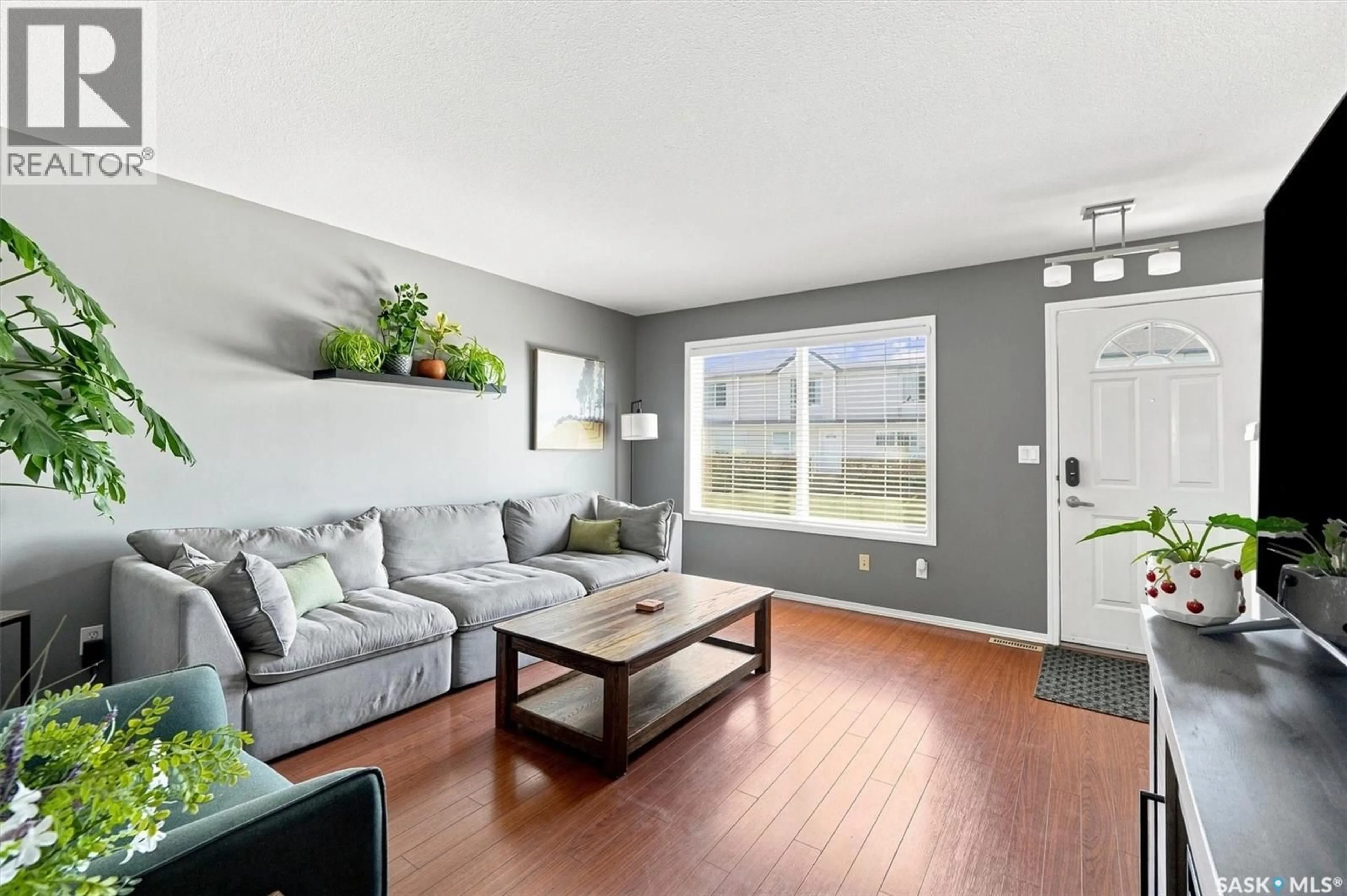 Living room with furniture, unknown for 124 663 BECKETT CRESCENT, Saskatoon Saskatchewan S7N4X2