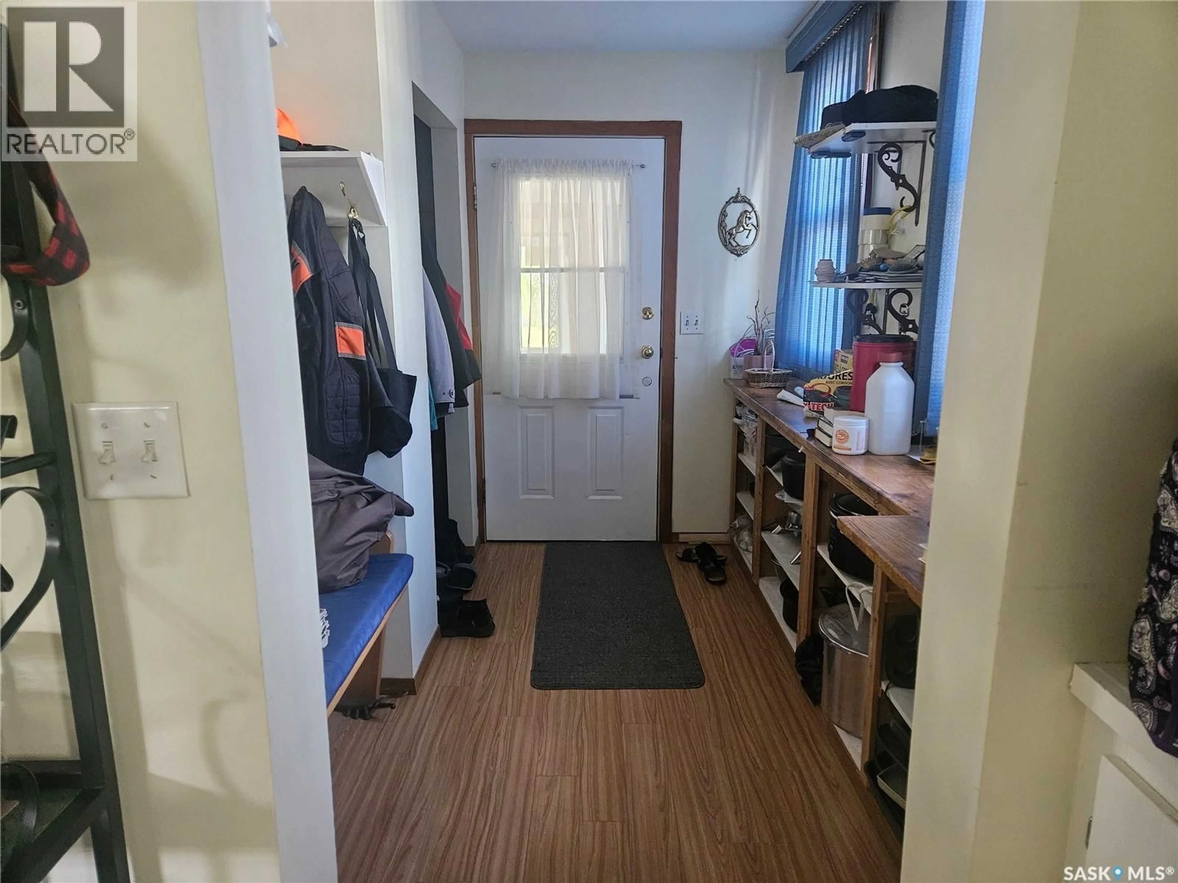Indoor entryway for 2303 BUICK STREET, Cadillac Saskatchewan S0N0K0