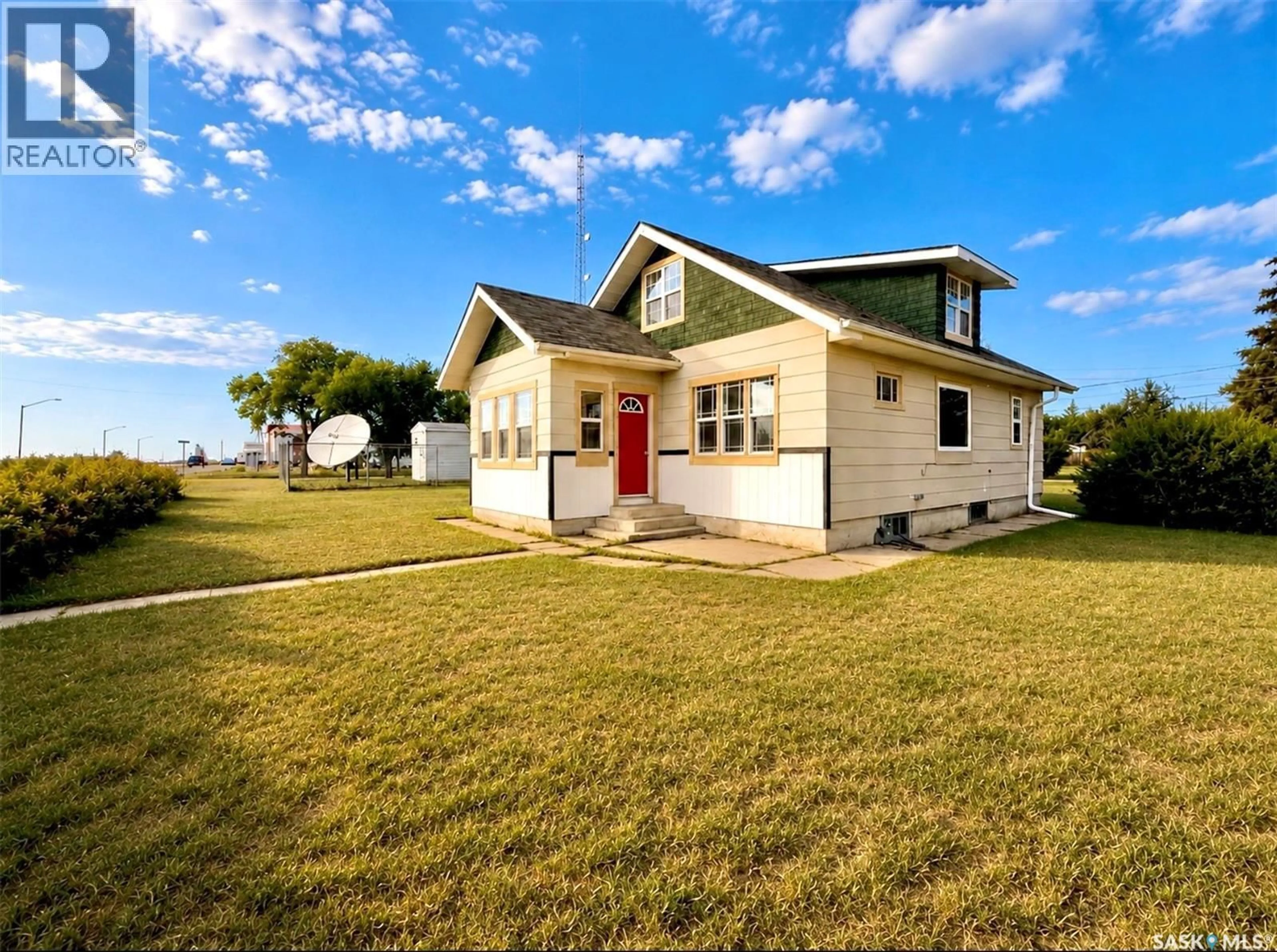 Home with vinyl exterior material, unknown for 1110 RAILWAY STREET, Davidson Saskatchewan S0G1A0