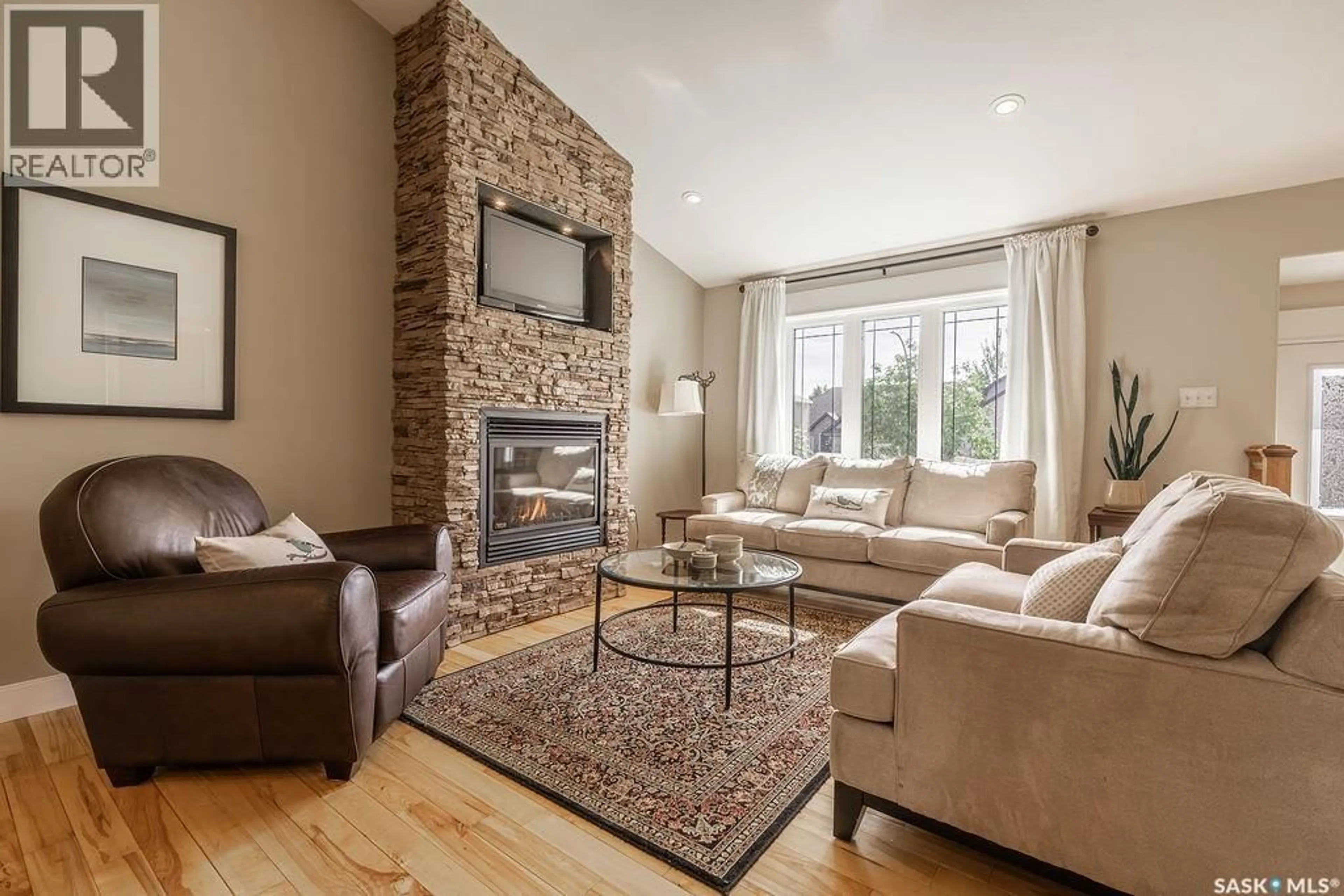 Living room with furniture, unknown for 519 SHEPHERD CRESCENT, Saskatoon Saskatchewan S7N4K5