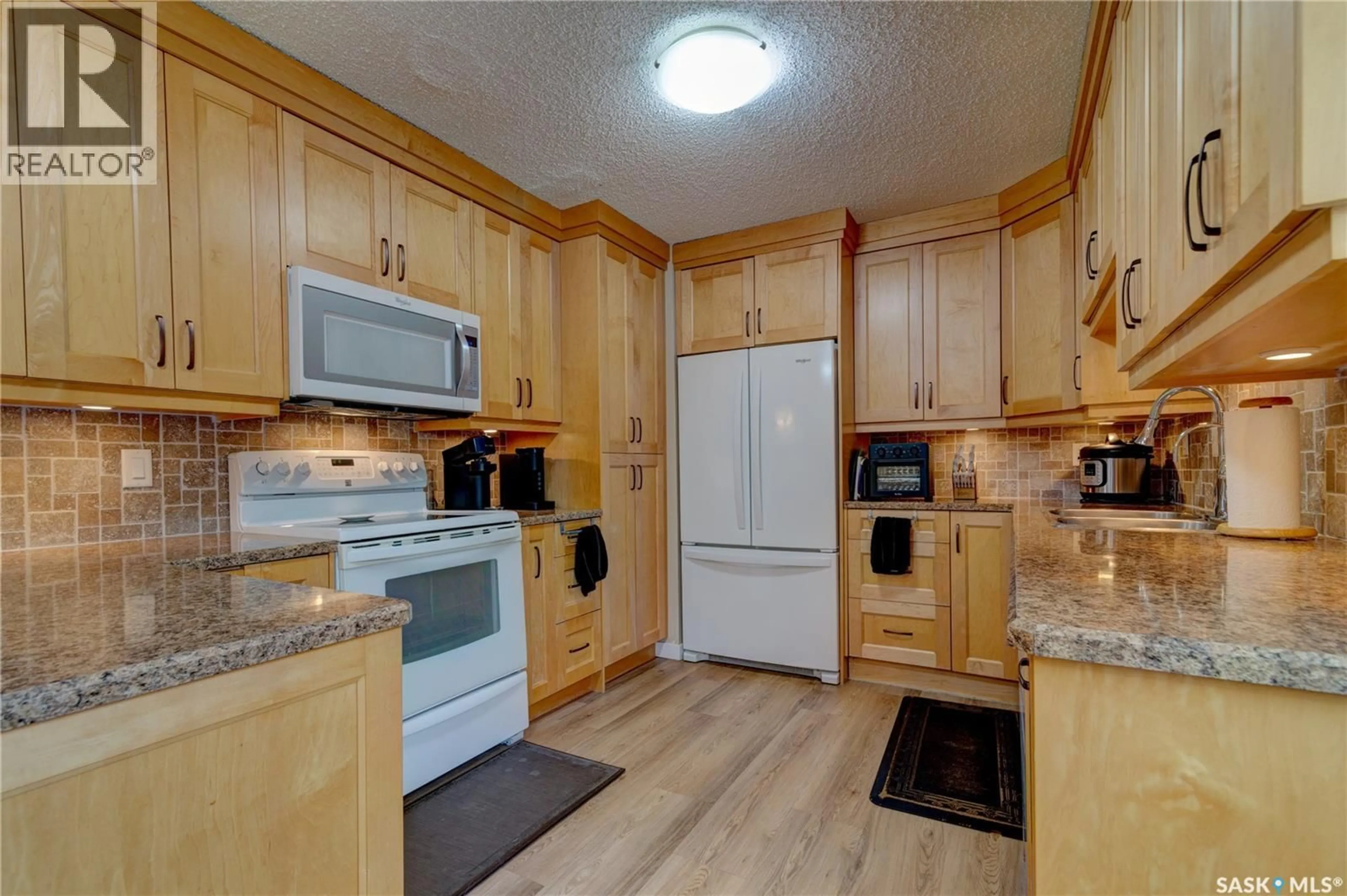 Standard kitchen, unknown for 99 COLDWELL ROAD, Regina Saskatchewan S4R4K4