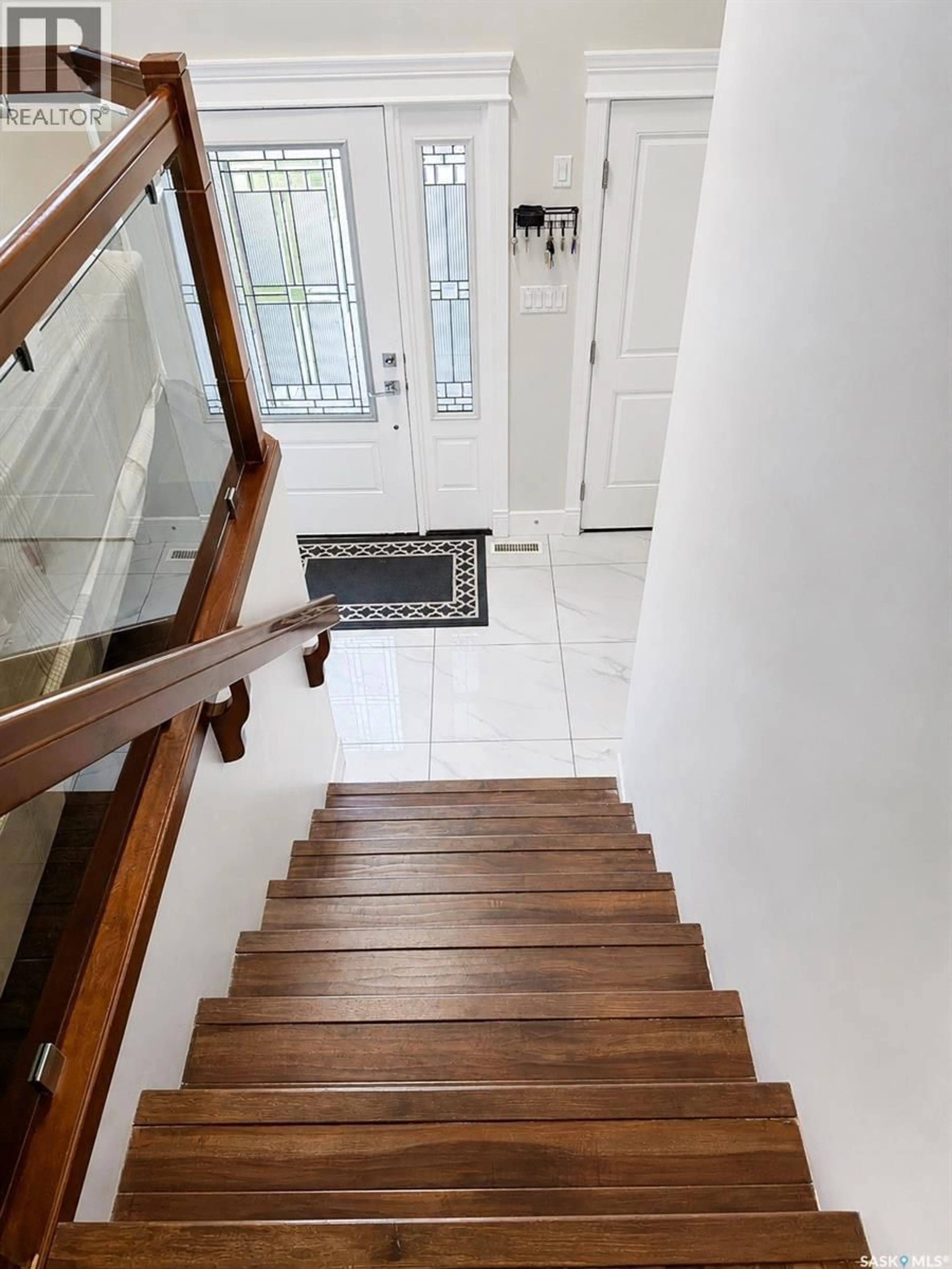 Stairs for 750 LABINE COURT, Saskatoon Saskatchewan S7L6C8