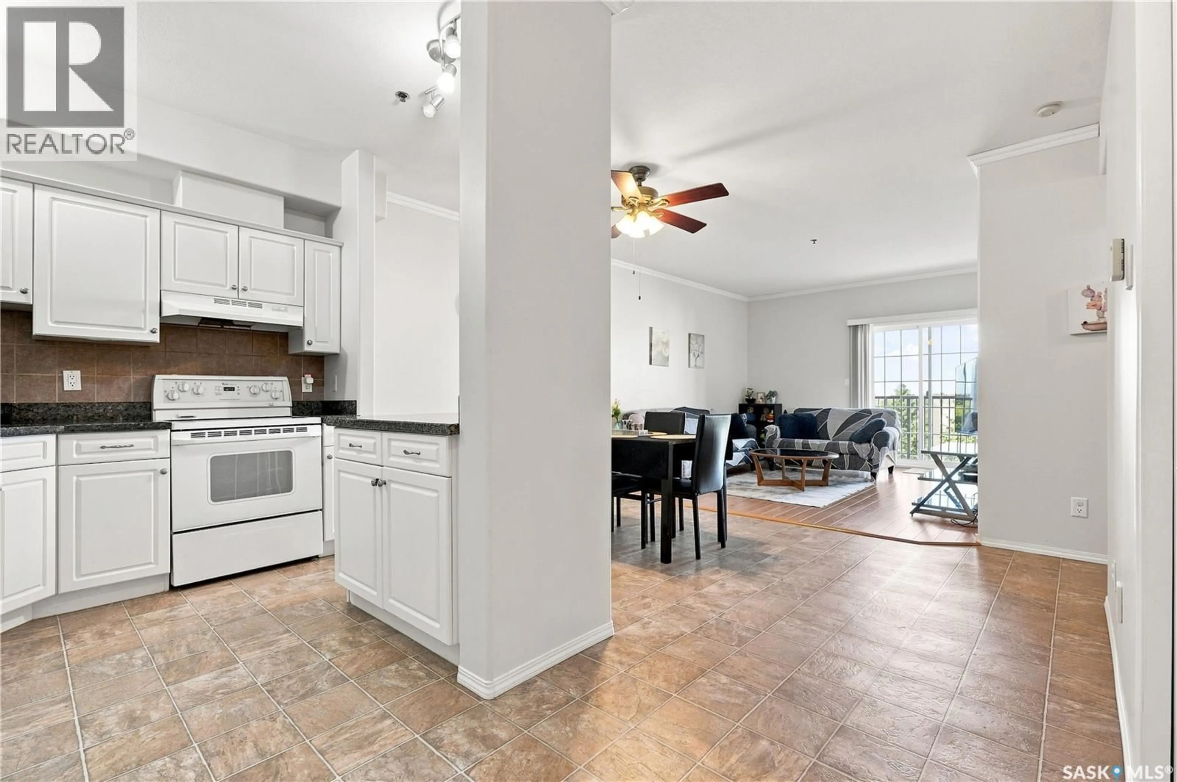 Open concept kitchen, ceramic/tile floor for 214 333 NELSON ROAD, Saskatoon Saskatchewan S7S1P2