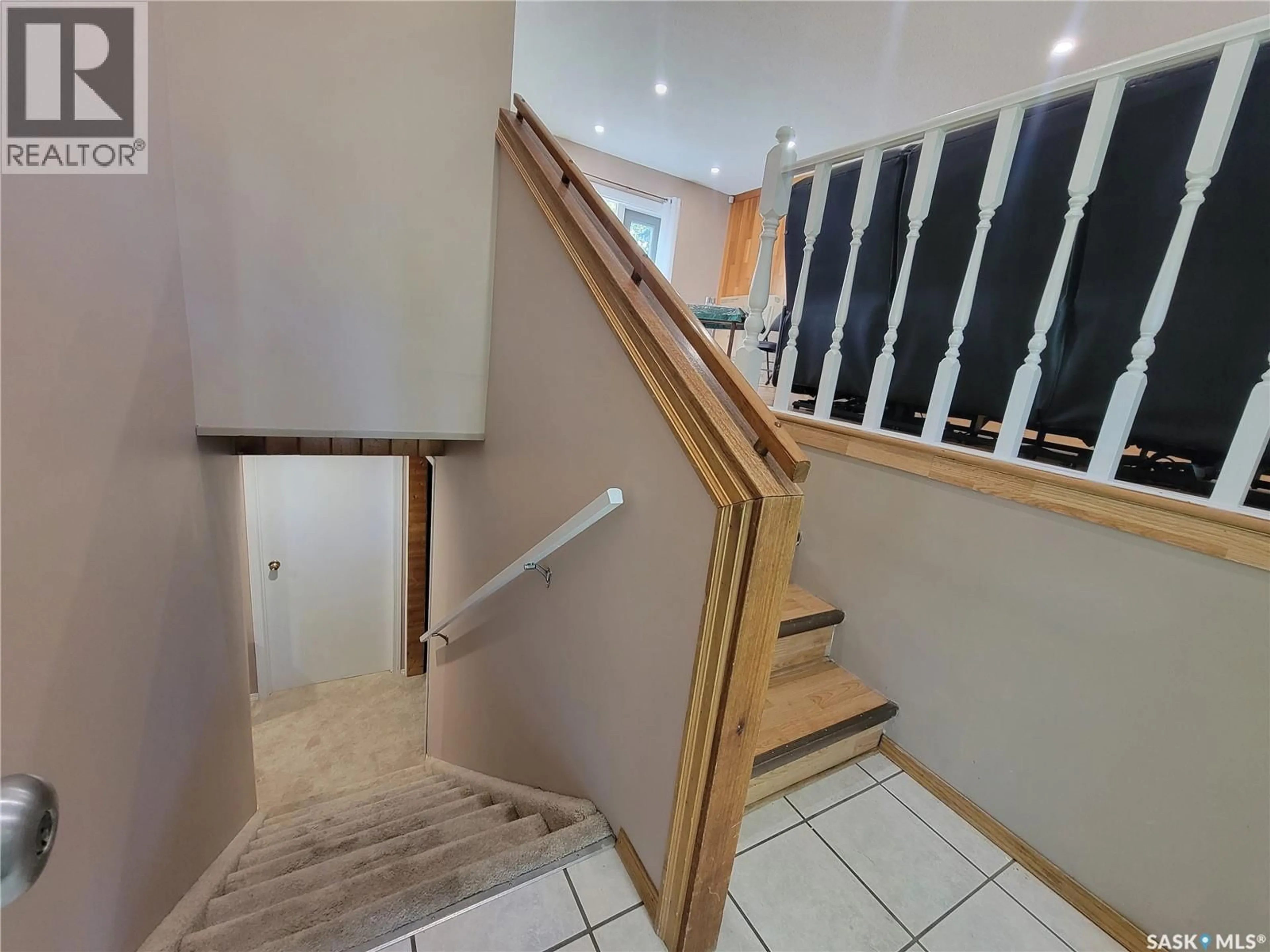 Stairs for 2212 95TH STREET, North Battleford Saskatchewan S9A3K5