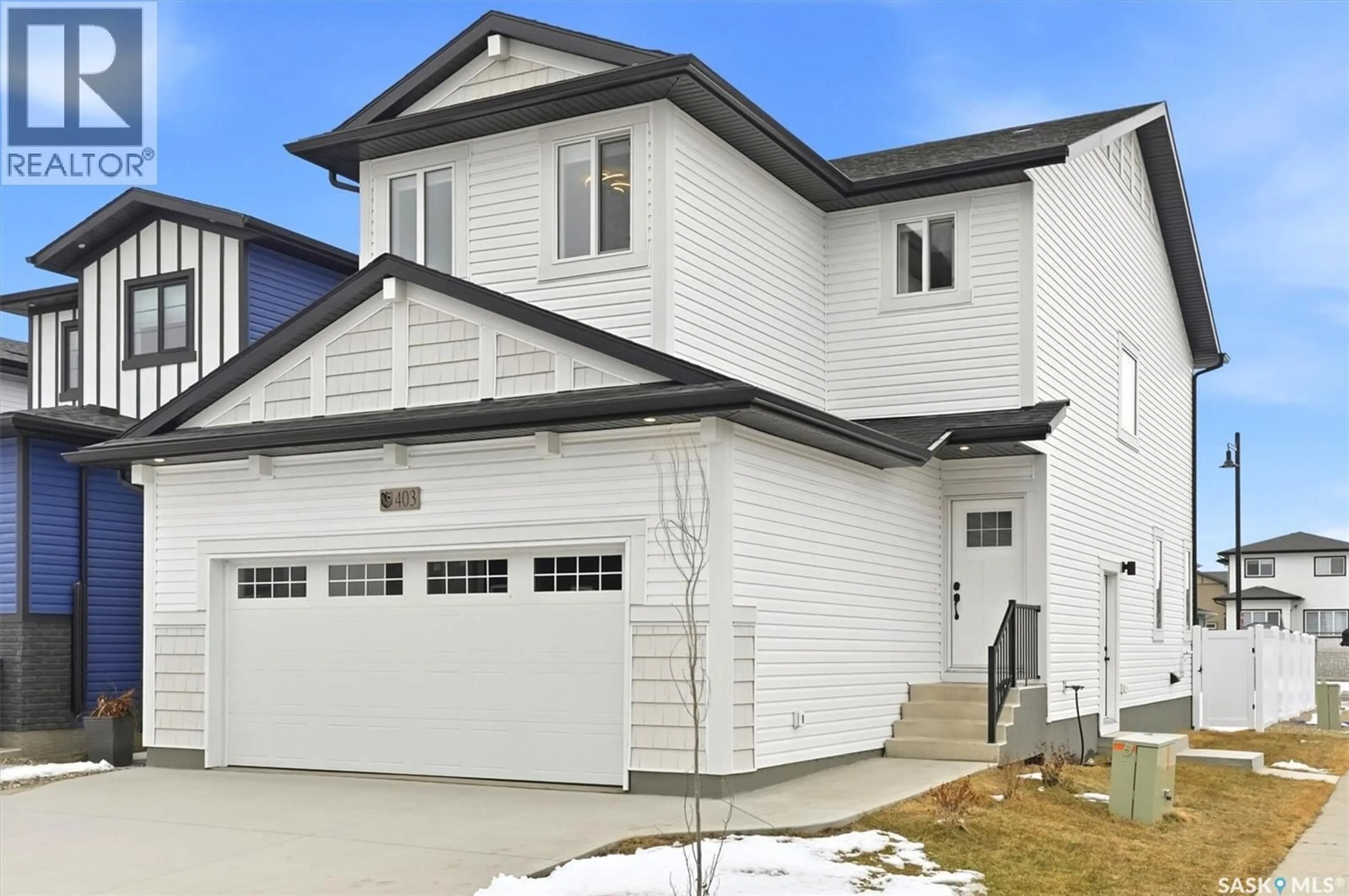 Home with vinyl exterior material, street for 567 COCKCROFT COURT, Saskatoon Saskatchewan S7V1Y8