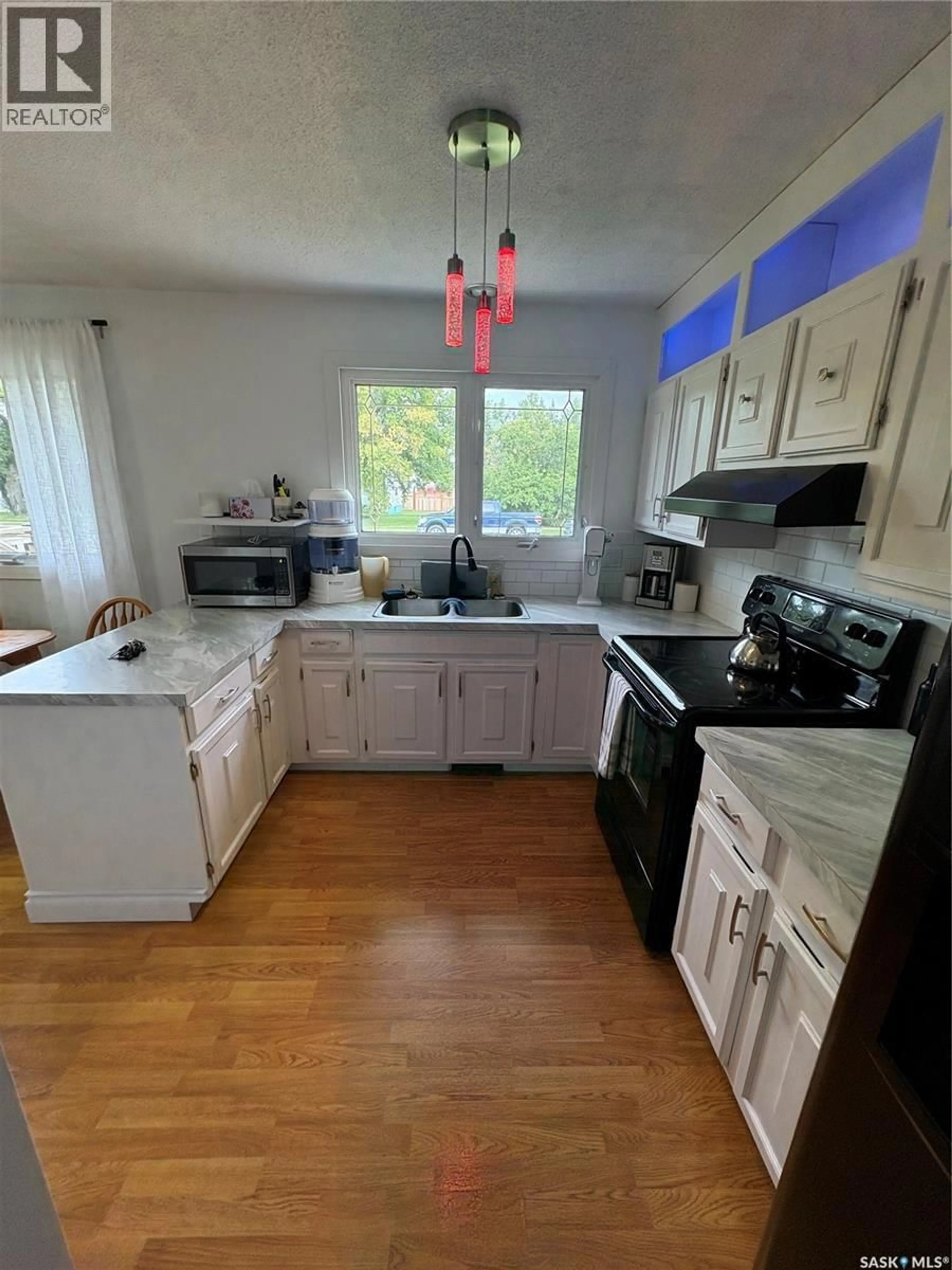 Standard kitchen, unknown for 109 MARCH AVENUE, Langenburg Saskatchewan S0A2A0