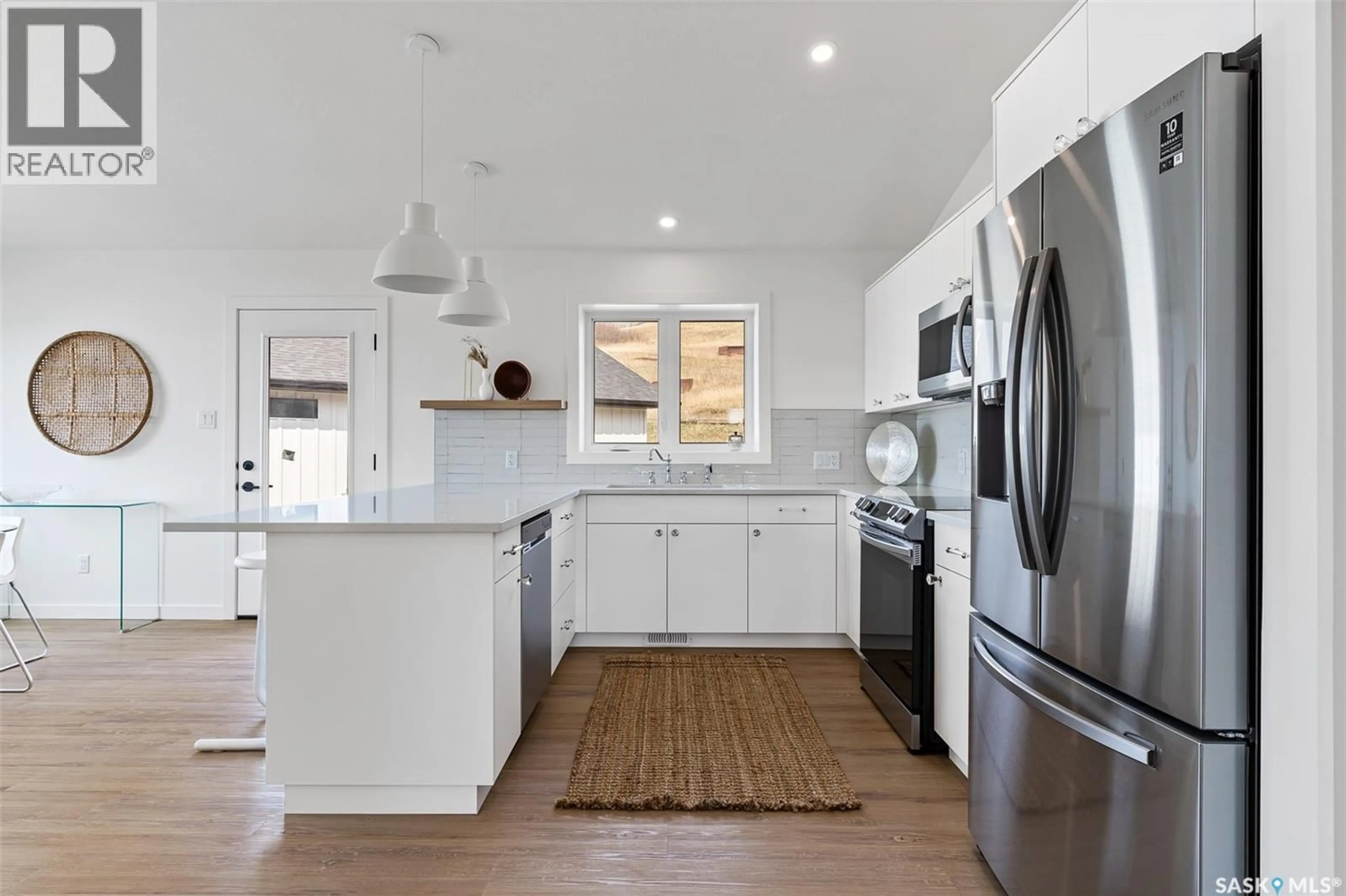 Open concept kitchen, unknown for 7 70 8TH AVENUE, Lumsden Saskatchewan S0G3C0