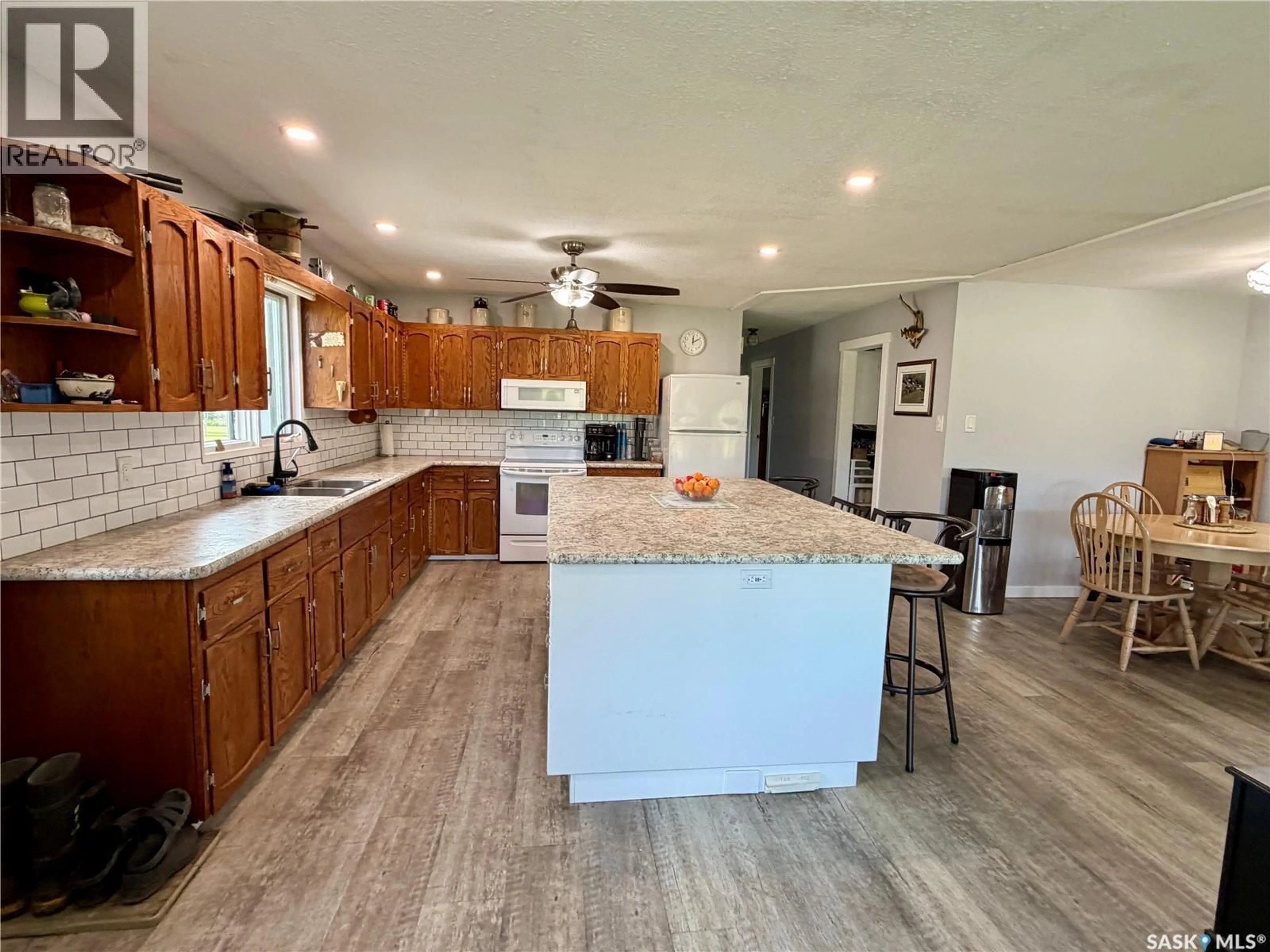 Open concept kitchen, ceramic/tile floor for 10 ACRE ACREAGE, Medstead Rm No.497 Saskatchewan S0M1W0