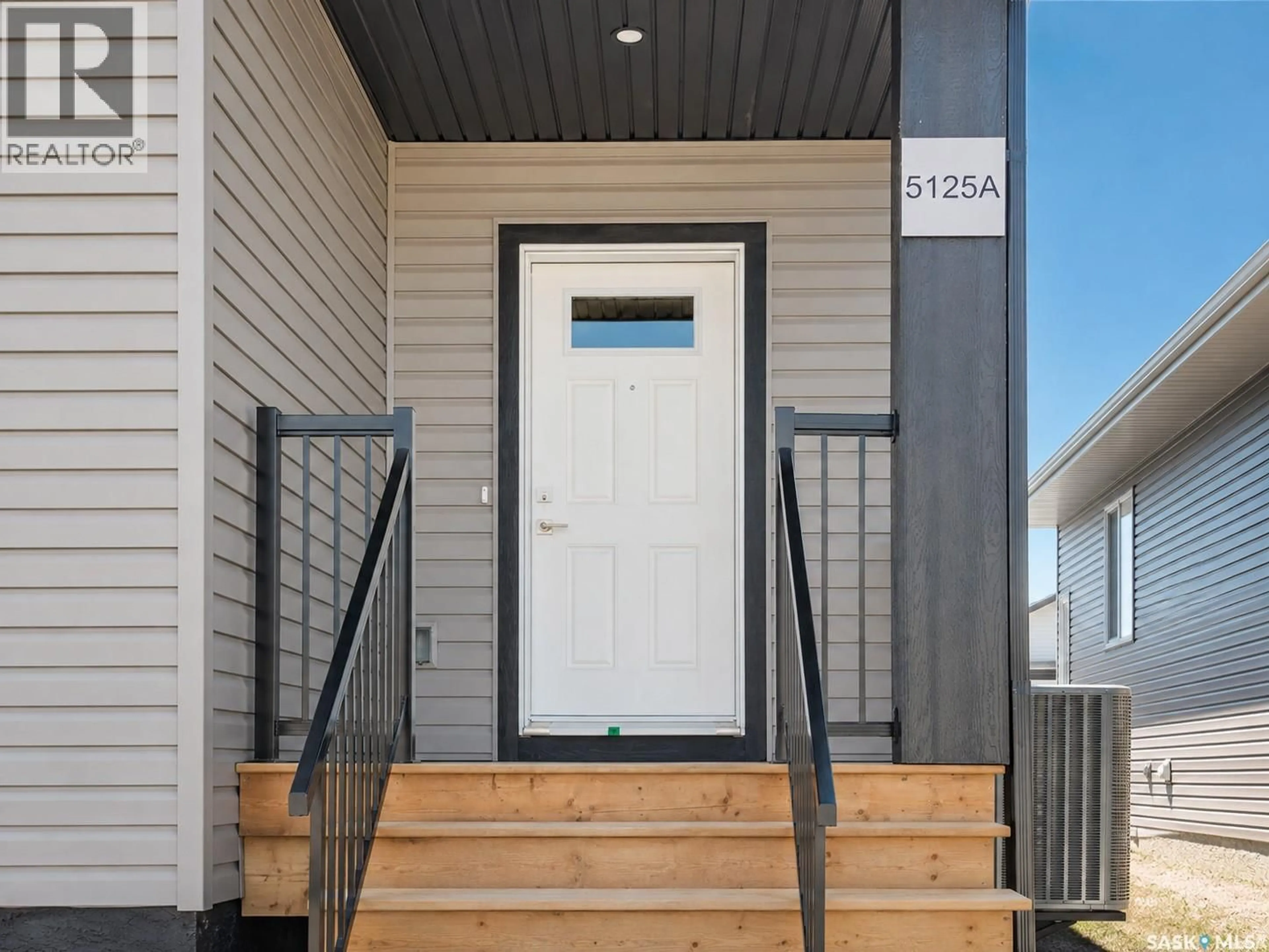 Indoor entryway for 5125 CRANE CRESCENT, Regina Saskatchewan S4W0B9