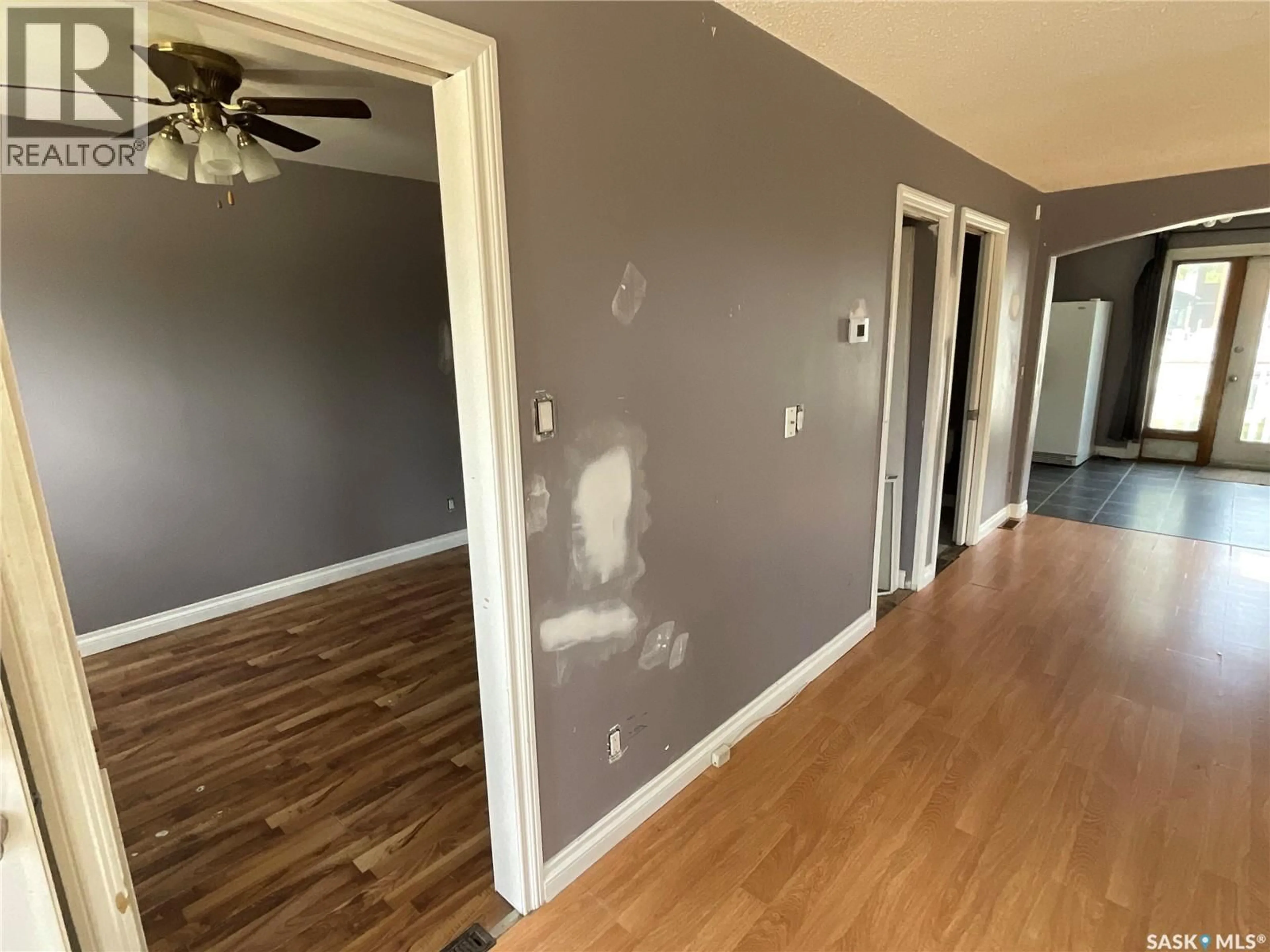 A pic of a room for 810 O AVENUE, Saskatoon Saskatchewan S7M2S7