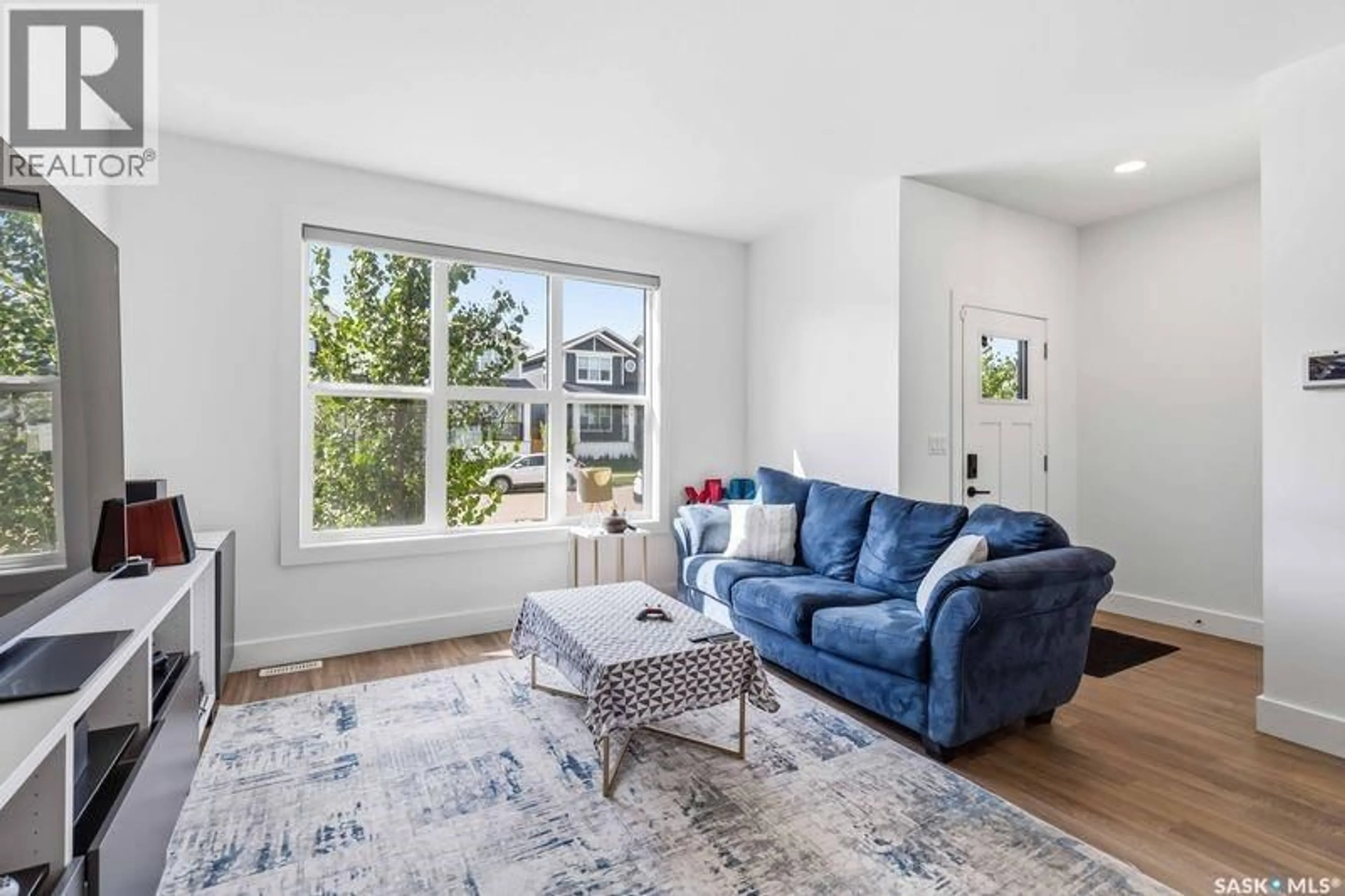 Living room with furniture, unknown for 175 ROSEWOOD BOULEVARD, Saskatoon Saskatchewan S7V0Z1