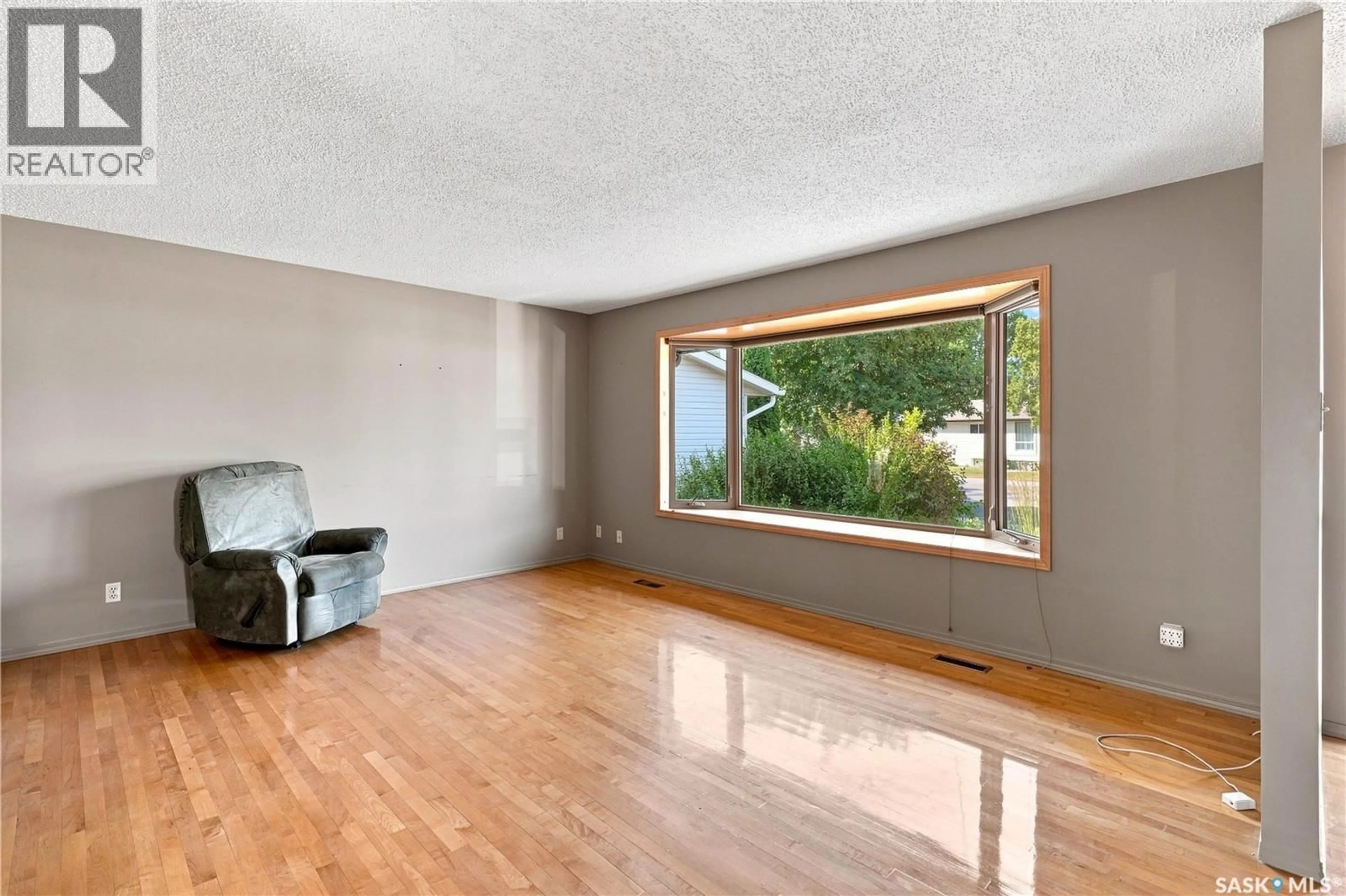 A pic of a room for 402 BEGG CRESCENT, Saskatoon Saskatchewan S7H4P5