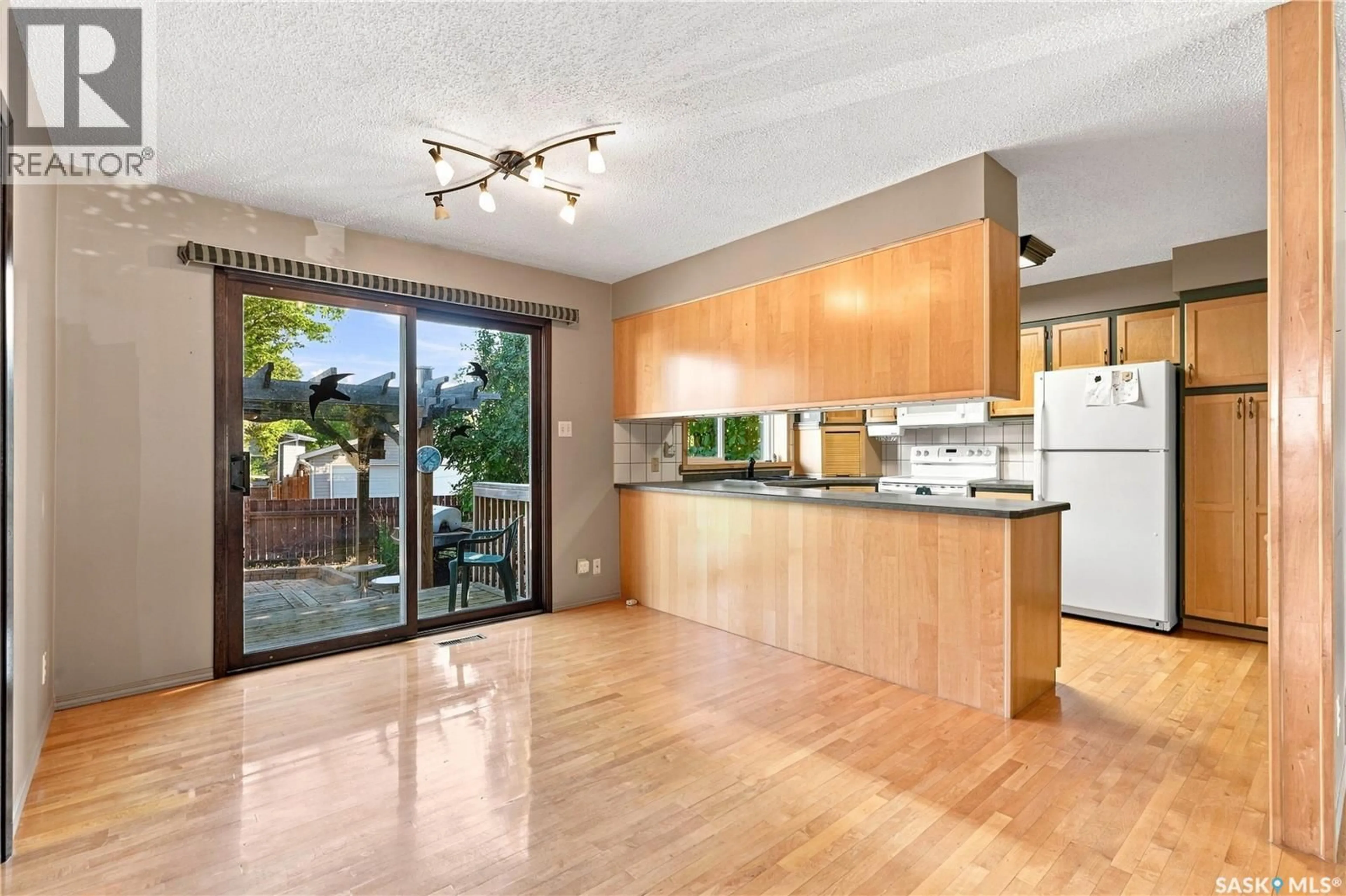 Open concept kitchen, unknown for 402 BEGG CRESCENT, Saskatoon Saskatchewan S7H4P5