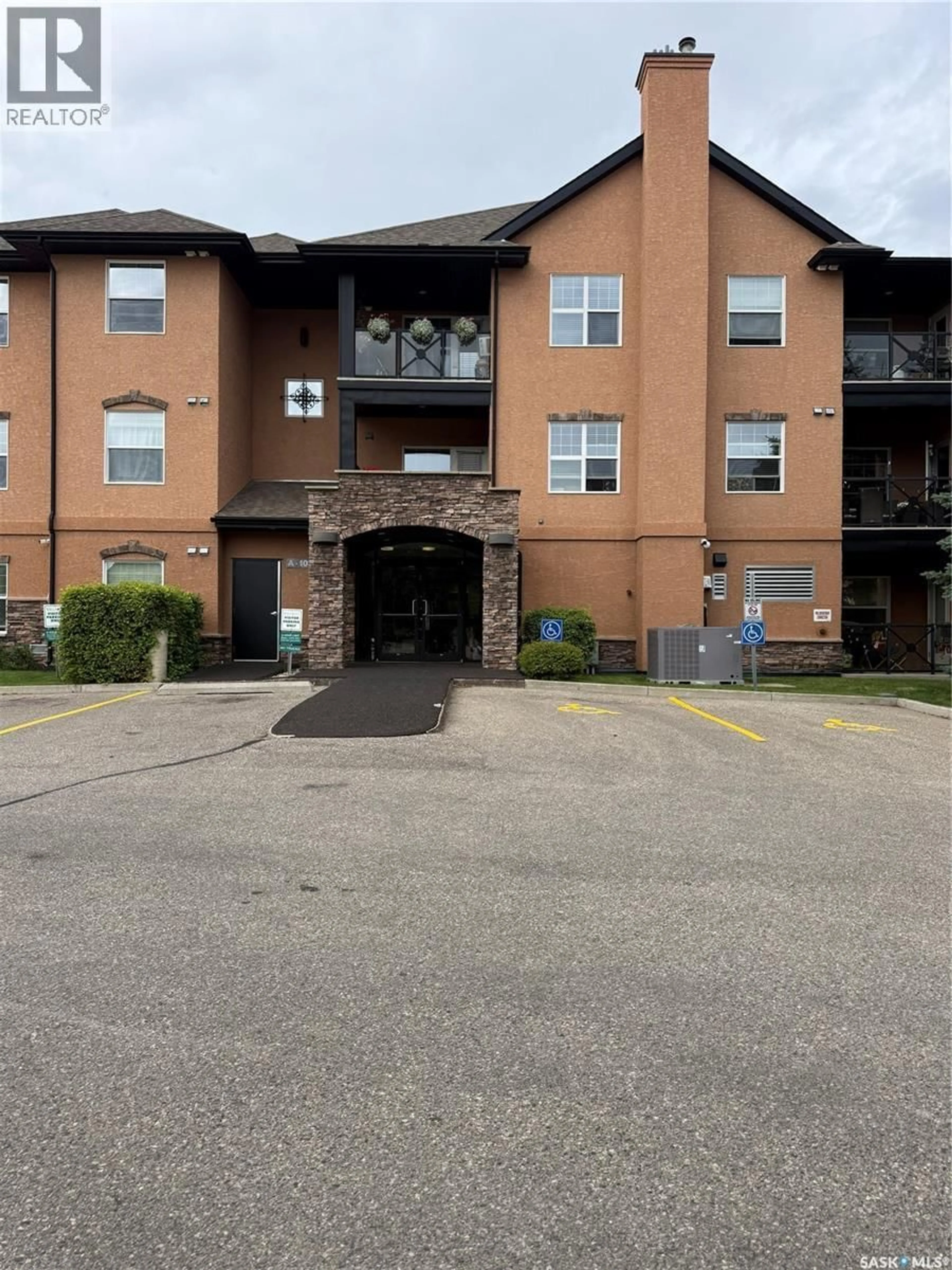 A pic from outside/outdoor area/front of a property/back of a property/a pic from drone, building for 211A 103 WELLMAN CRESCENT, Saskatoon Saskatchewan S7T0C1