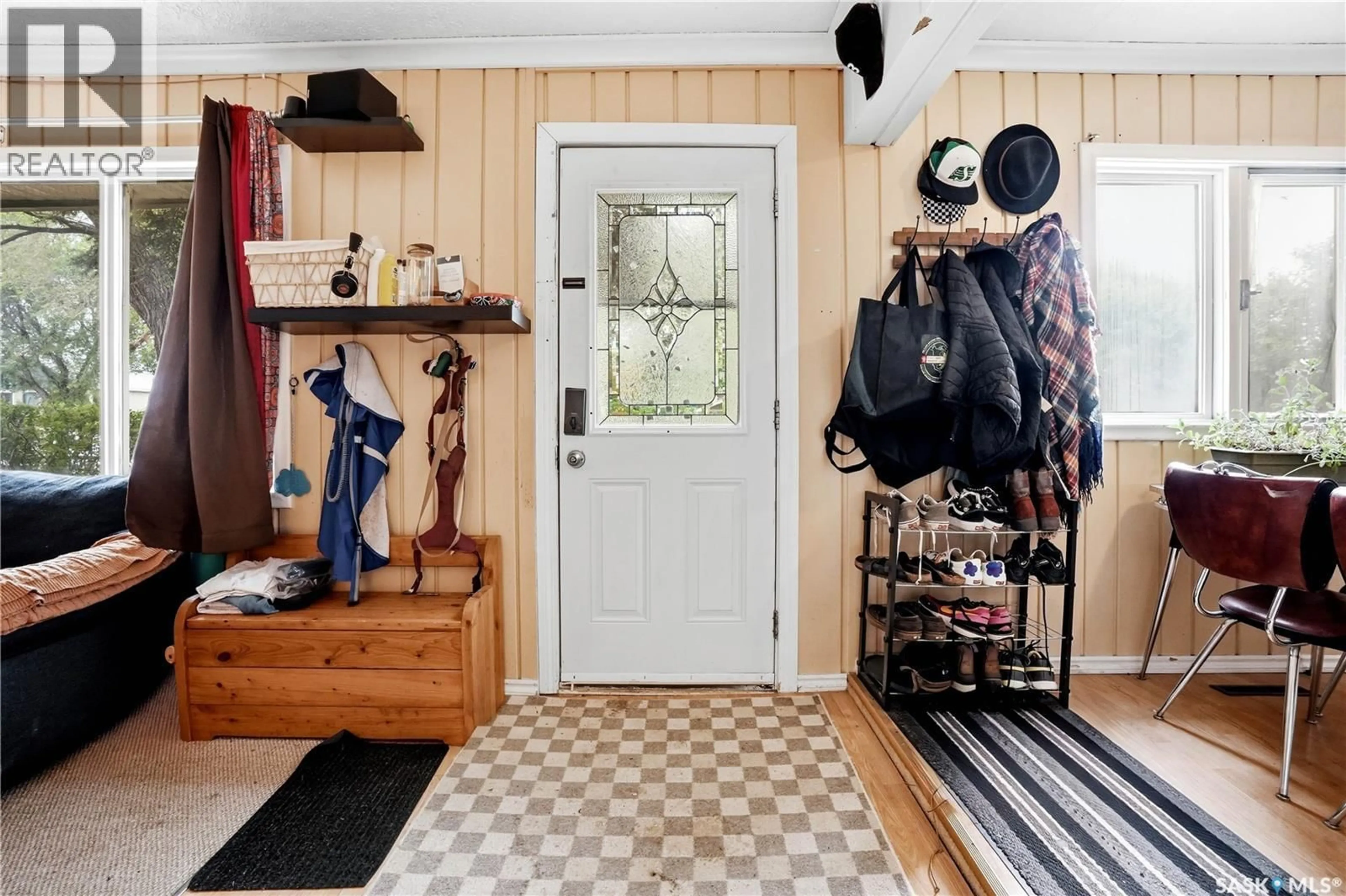 Indoor entryway for 133 OSLER STREET, Regina Saskatchewan S4R1V3