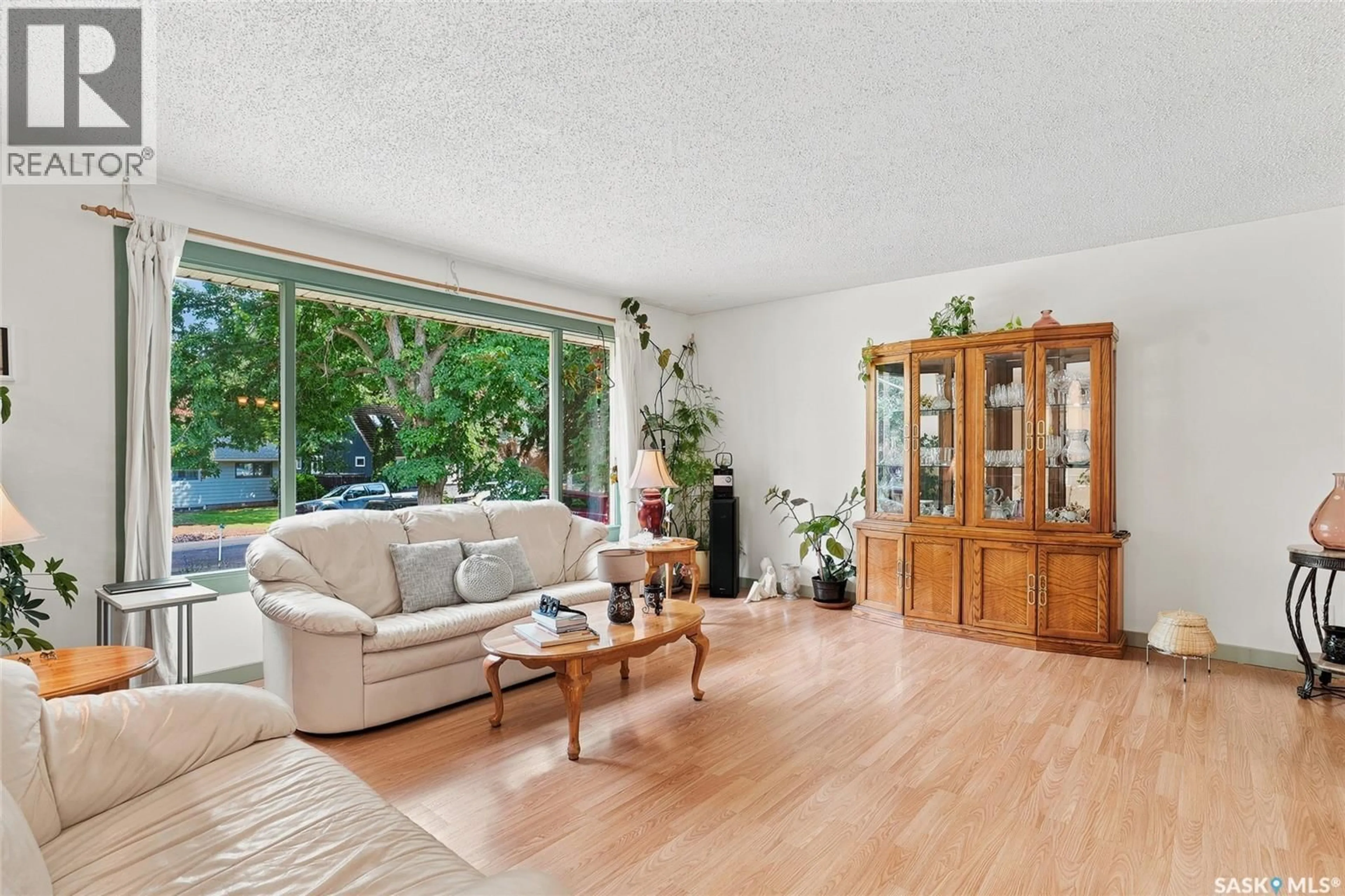 Living room with furniture, unknown for 1205 HAIDA AVENUE, Saskatoon Saskatchewan S7M4N2