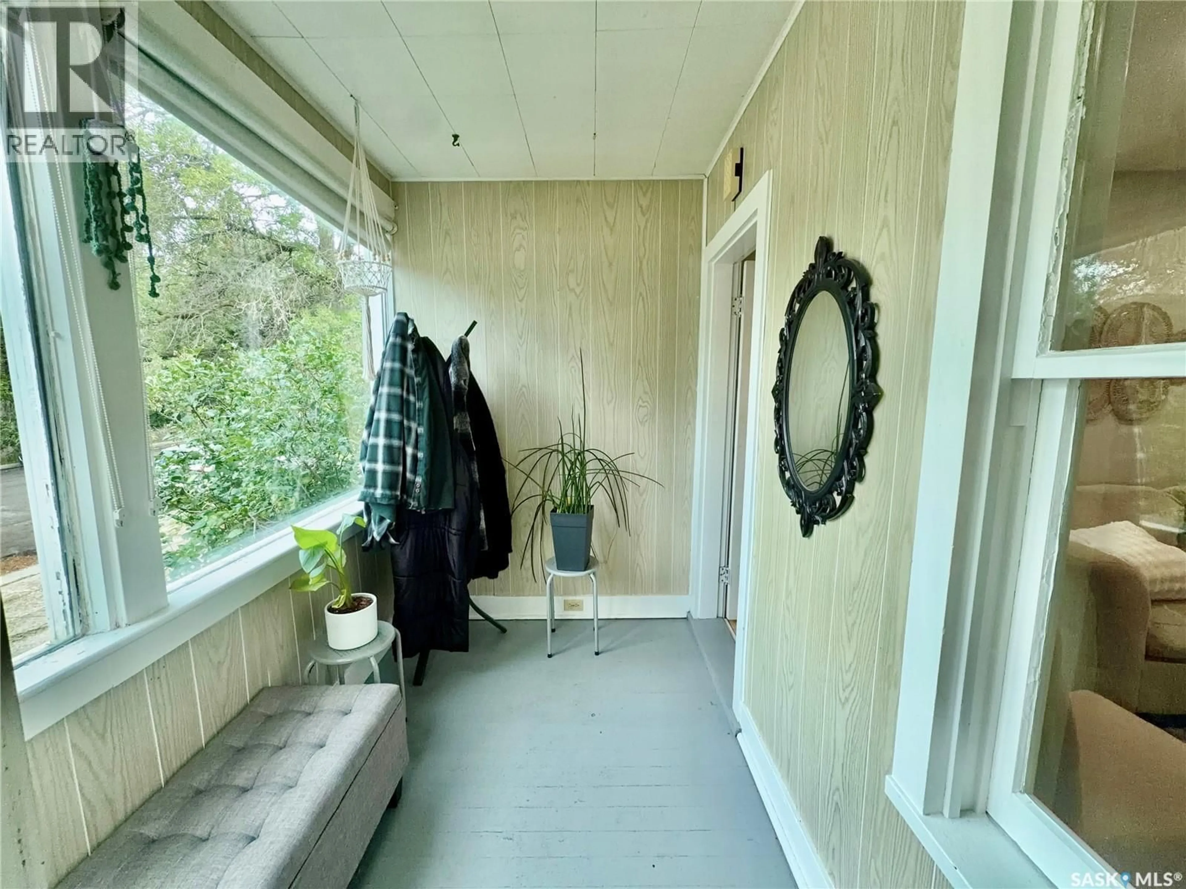 Indoor entryway for 1449 MCINTOSH STREET, Regina Saskatchewan S4T5C4