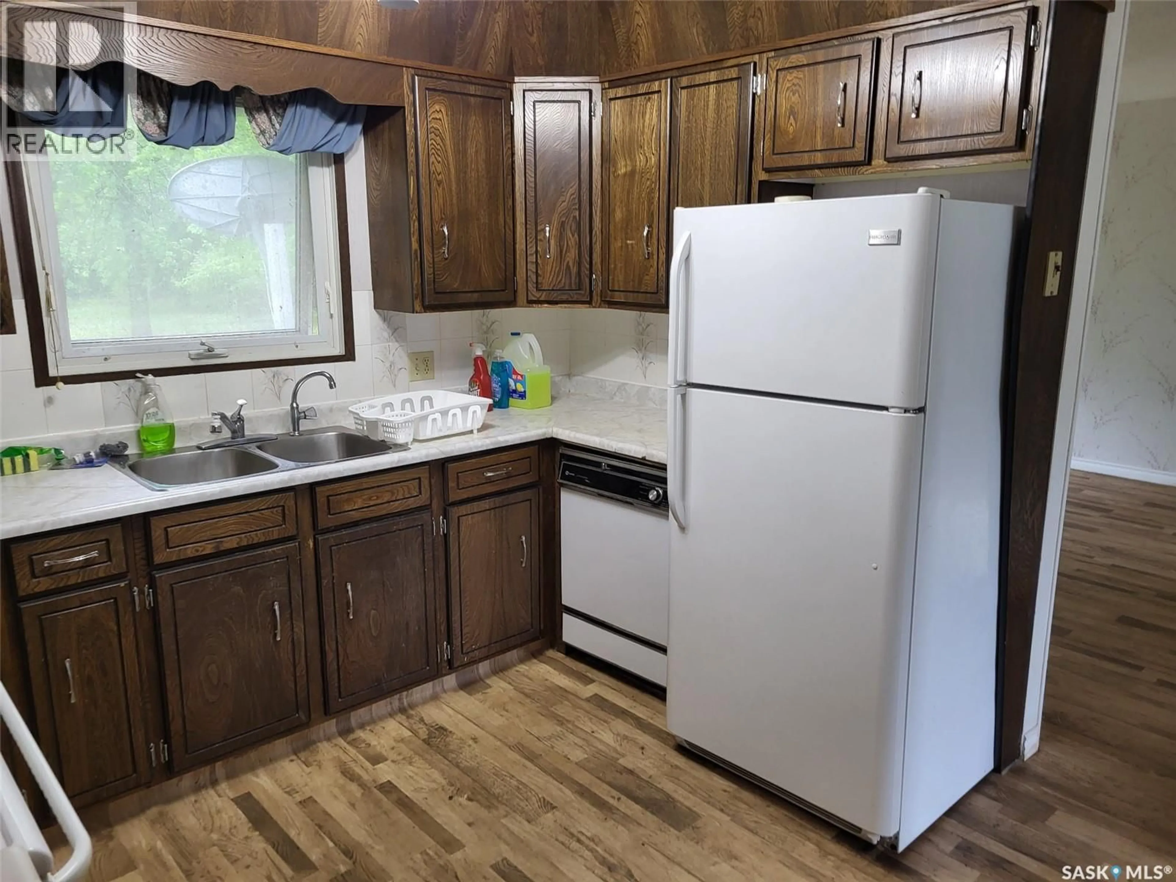 Standard kitchen, unknown for 411 CASKEY DRIVE, Melfort Saskatchewan S0E1A0