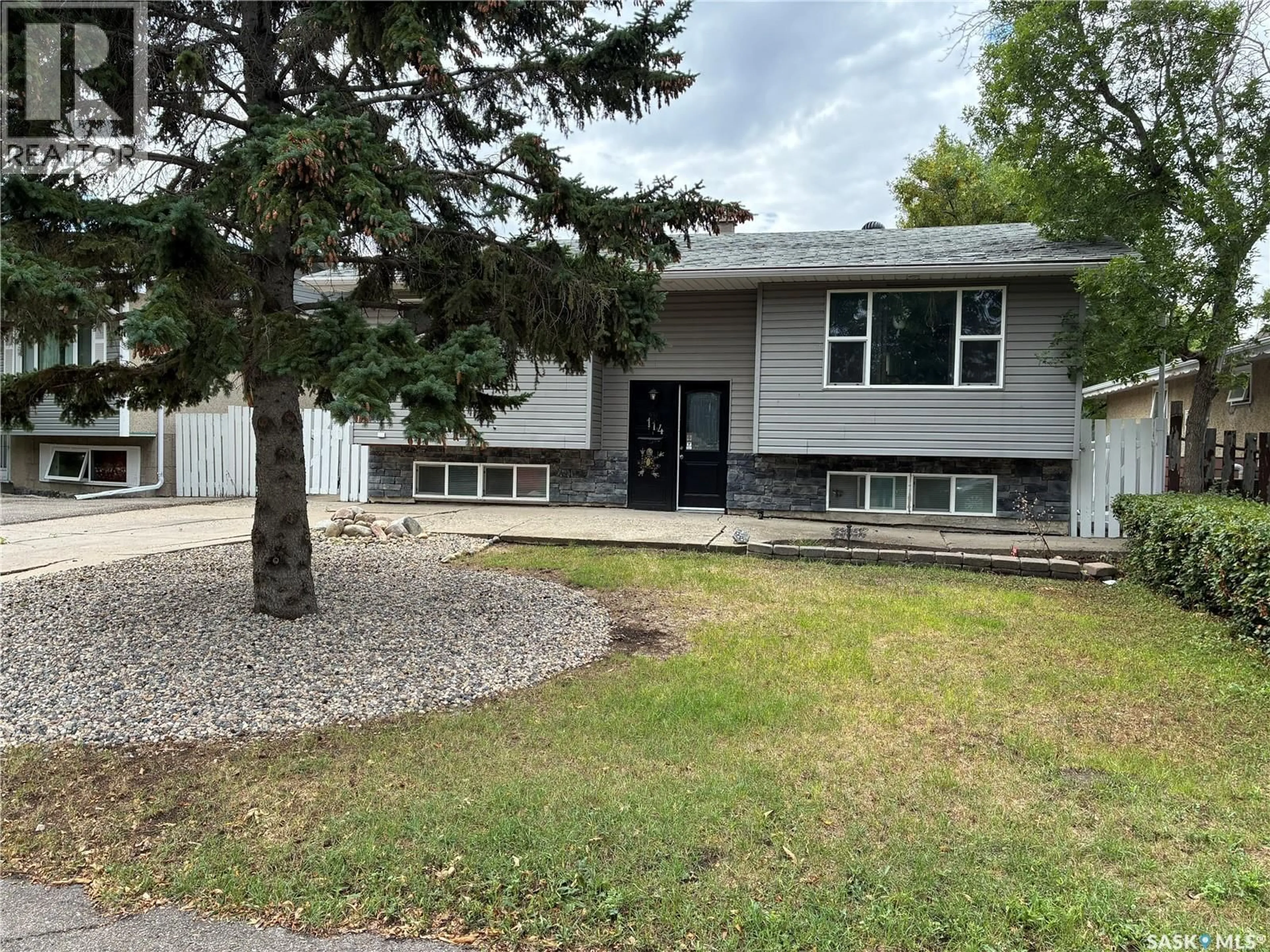 Home with vinyl exterior material, street for 114 ROTHWELL CRESCENT, Regina Saskatchewan S4N1R6
