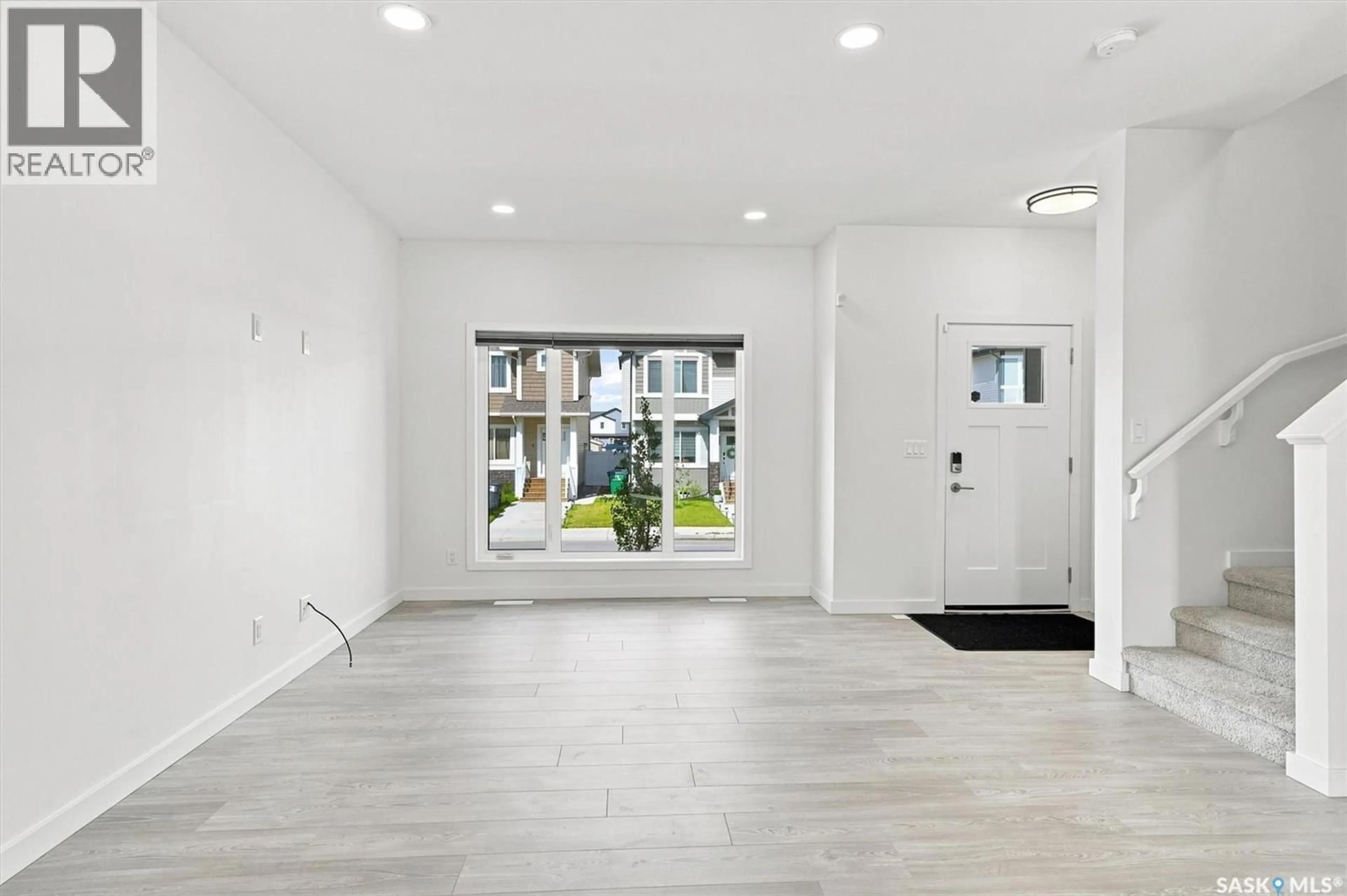 Indoor entryway for 1070 BRIGHTON BOULEVARD, Saskatoon Saskatchewan S7V0P1