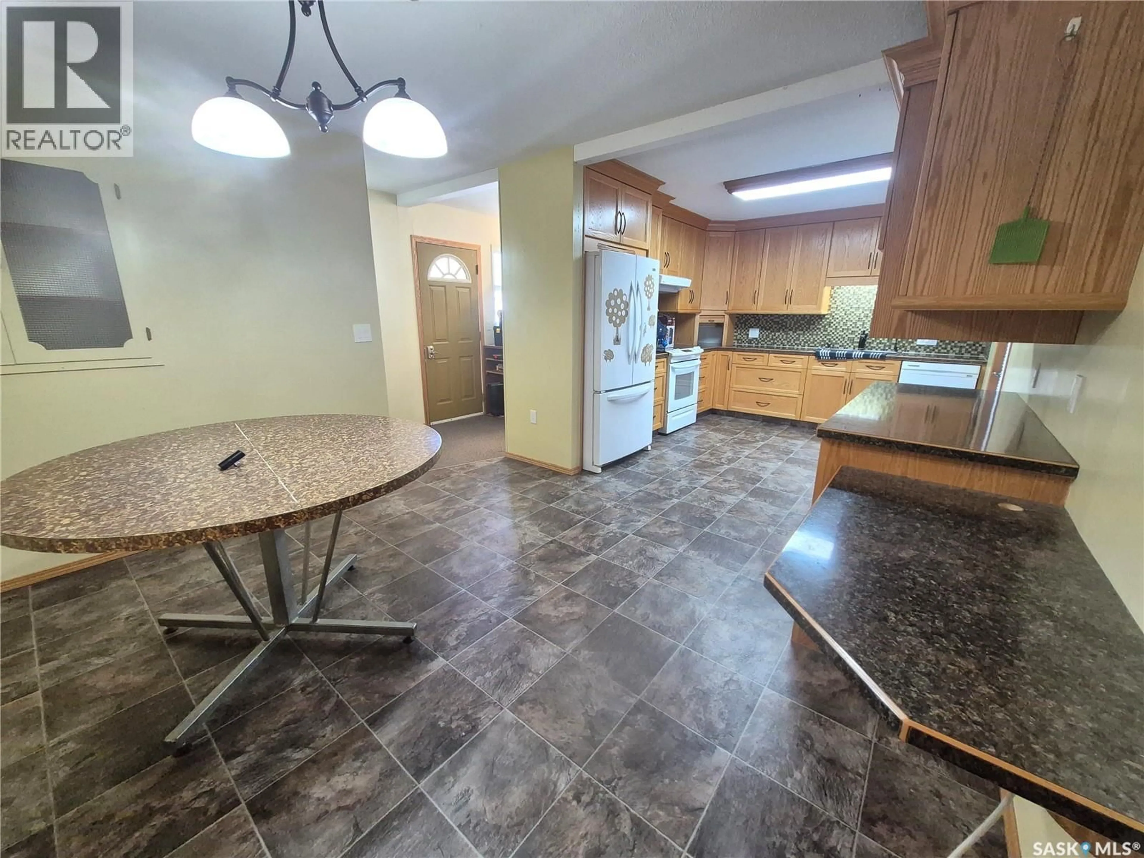 Unknown for 633 BECKWELL AVENUE, Radville Saskatchewan S0C2G0