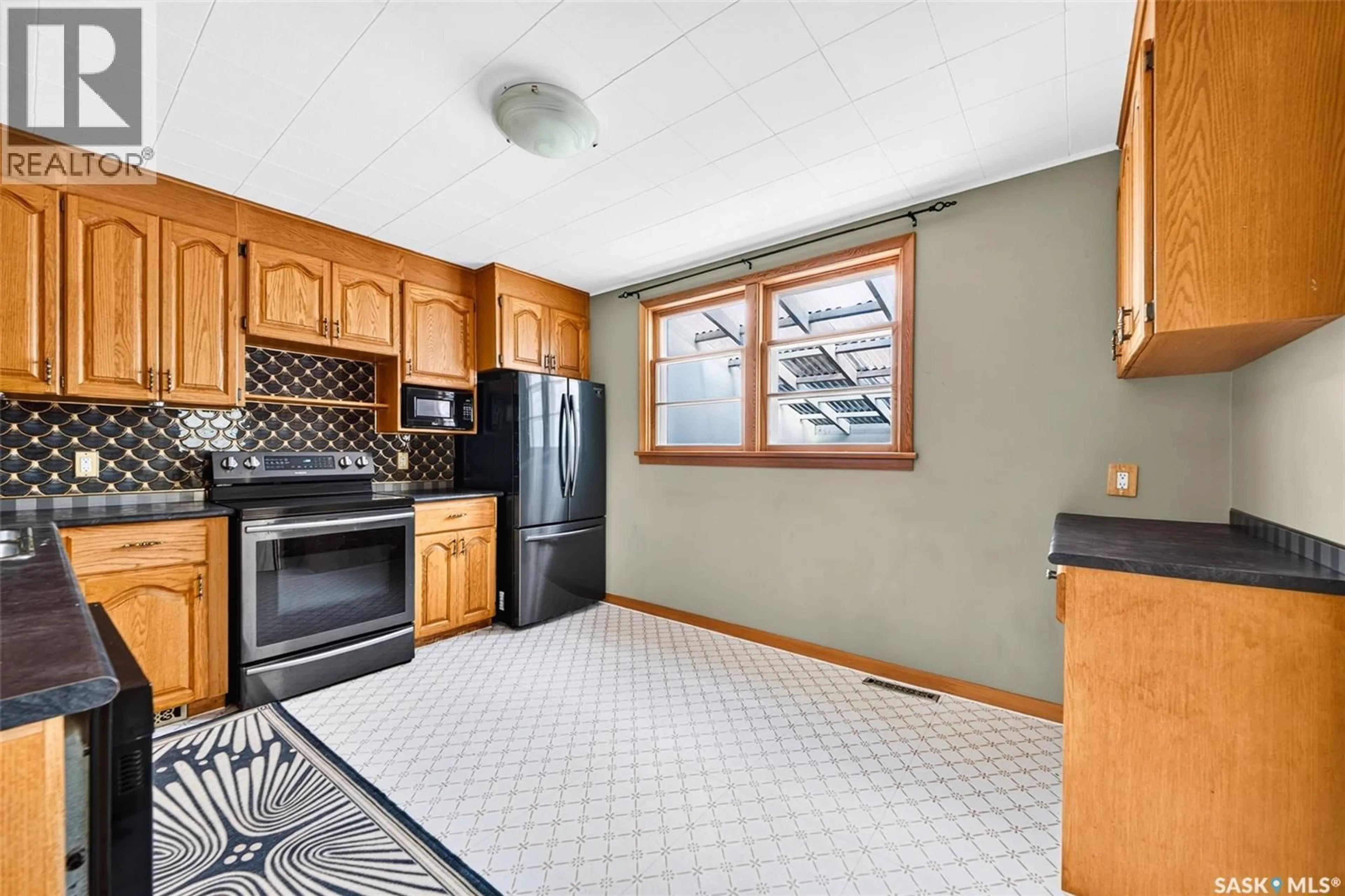 Standard kitchen, ceramic/tile floor for 345 MCINTYRE STREET, Regina Saskatchewan S4R2L9