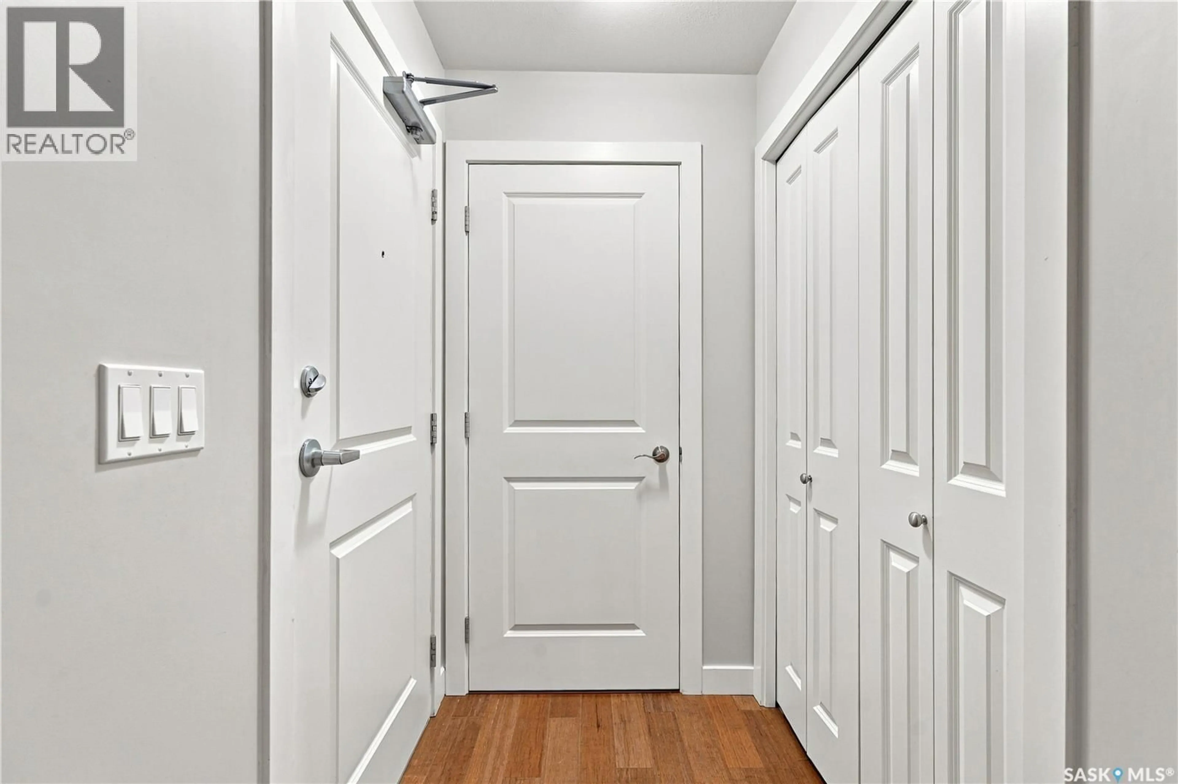 Indoor entryway for 104B HUNTER ROAD, Saskatoon Saskatchewan S7T0J9