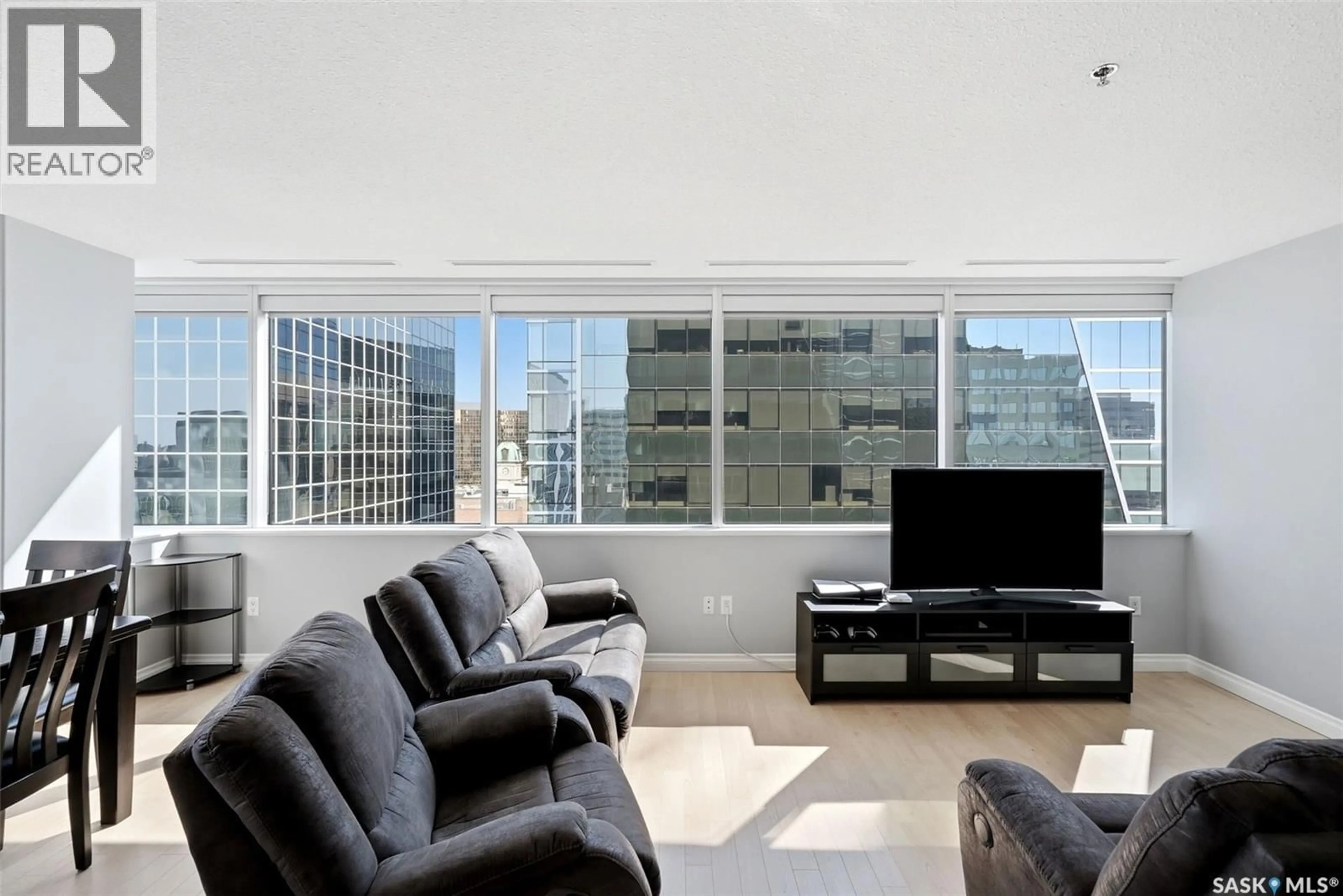 Living room with furniture, unknown for 903 1914 HAMILTON STREET, Regina Saskatchewan S4P3N6