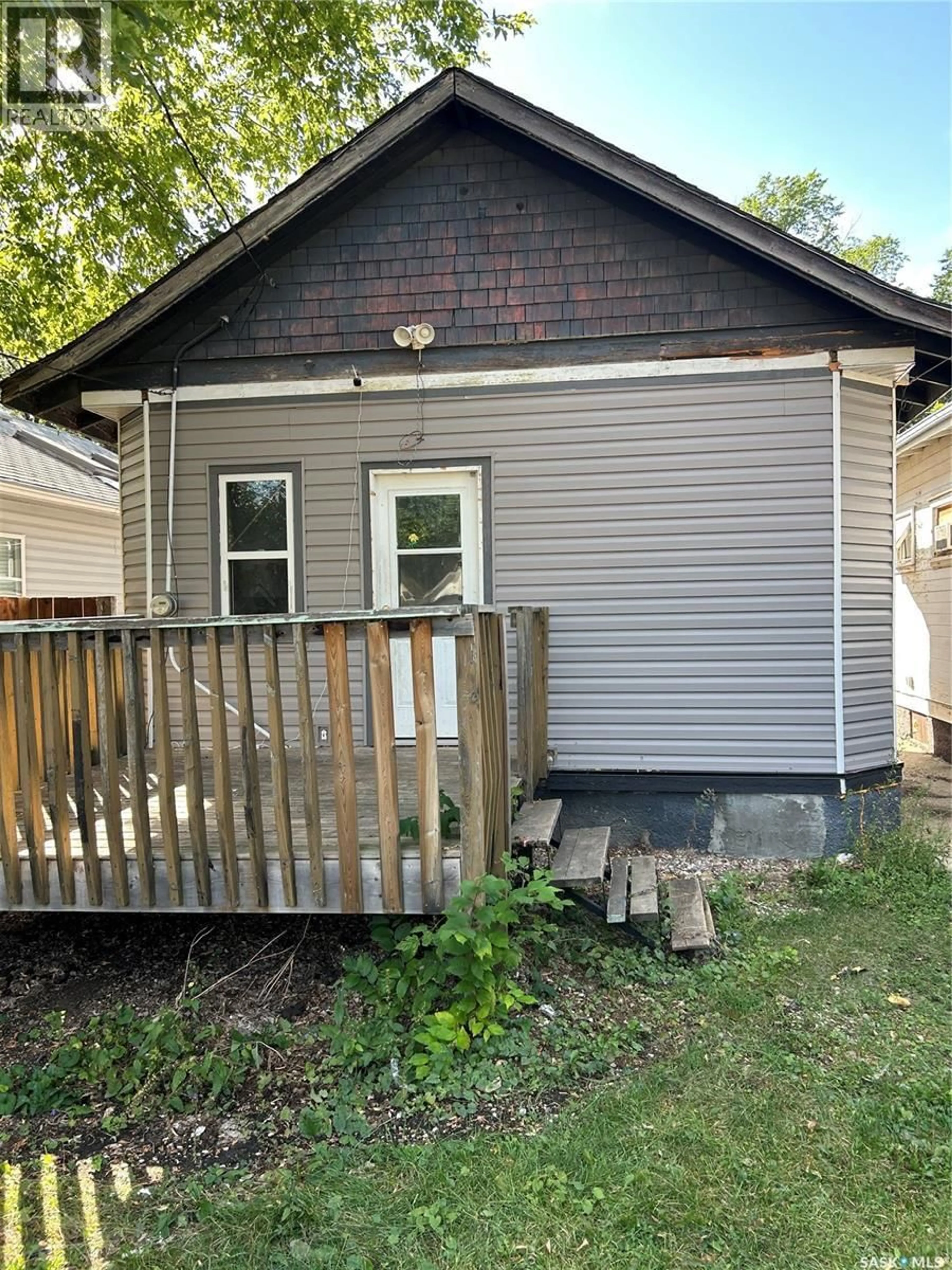 Shed for 1228 G AVENUE, Saskatoon Saskatchewan S7L2A4